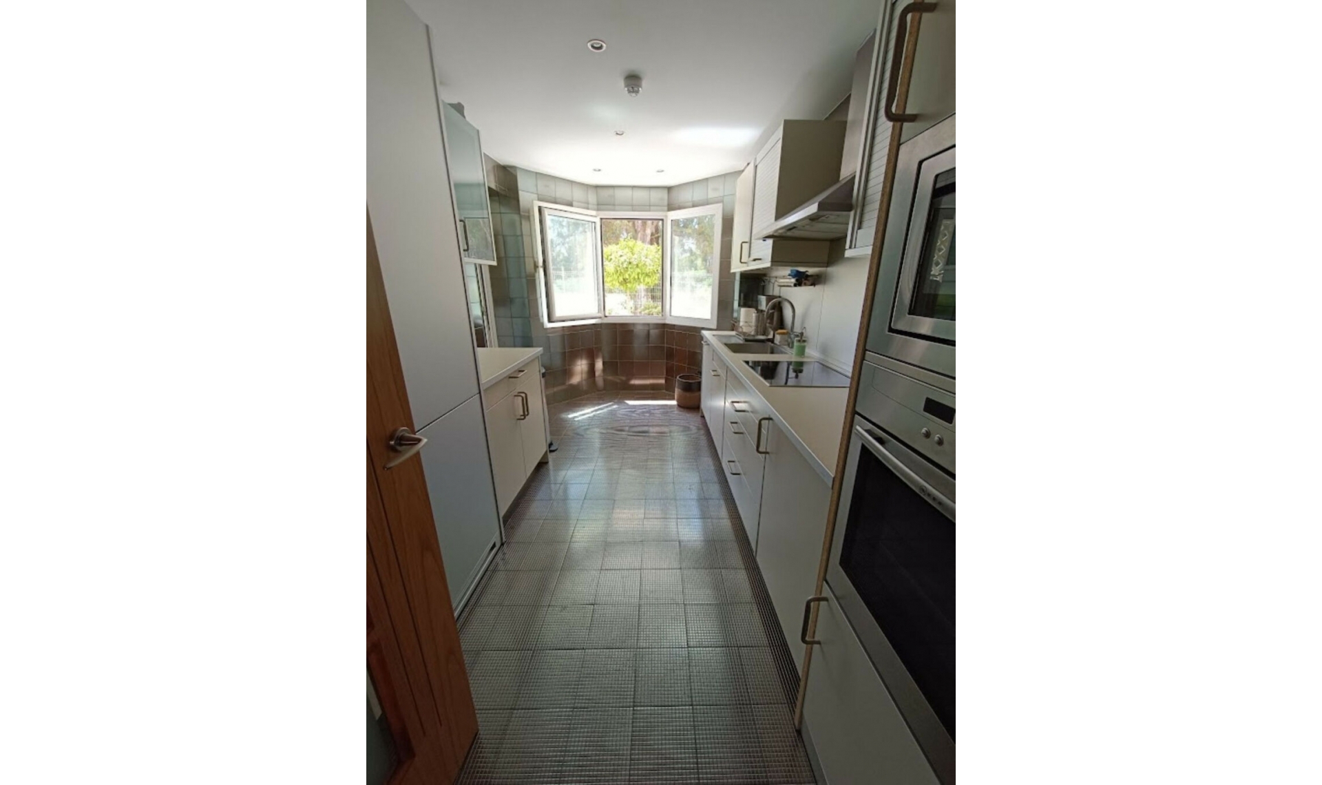 Resale - Apartment -
Puerto Banús