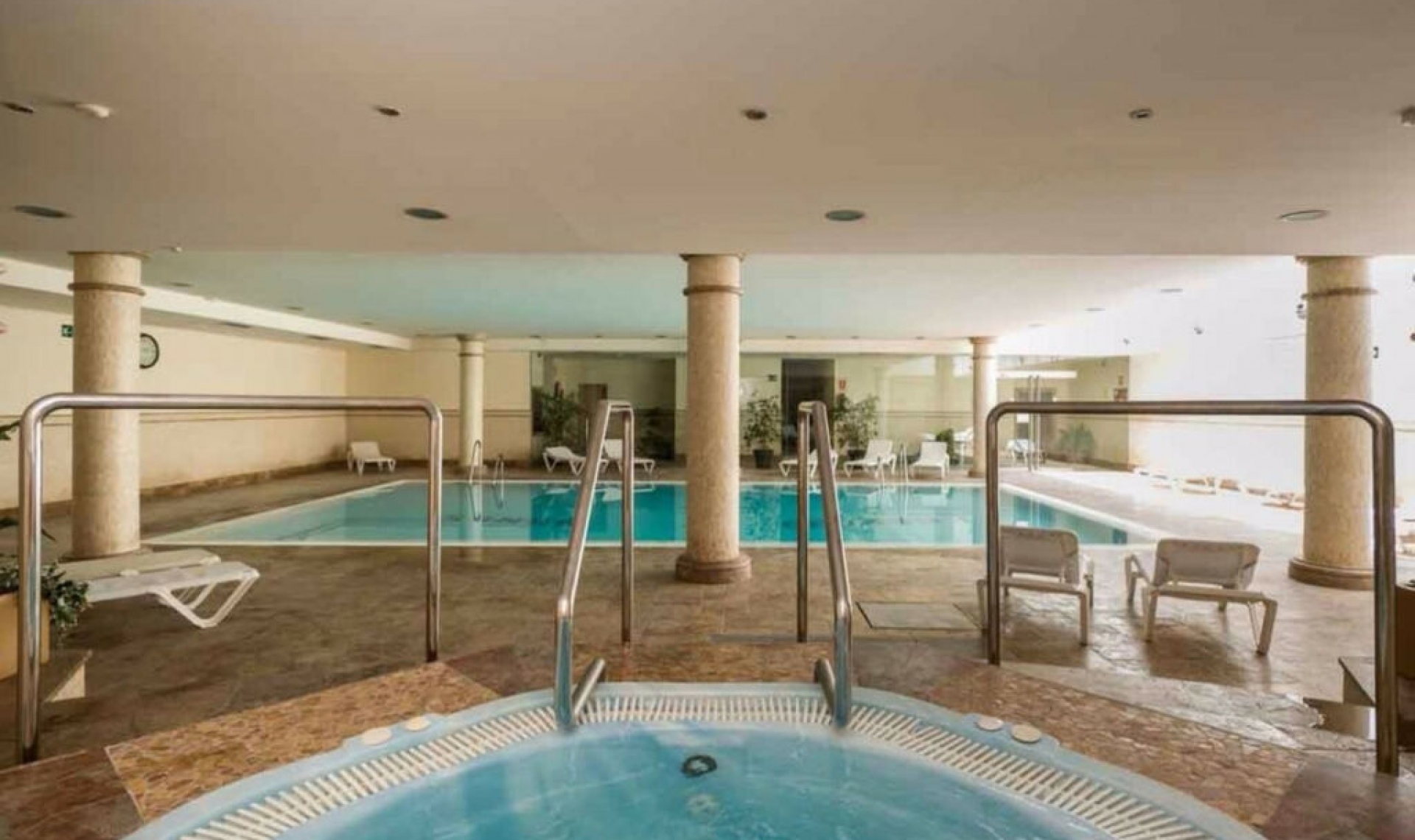 Resale - Apartment -
Puerto Banús