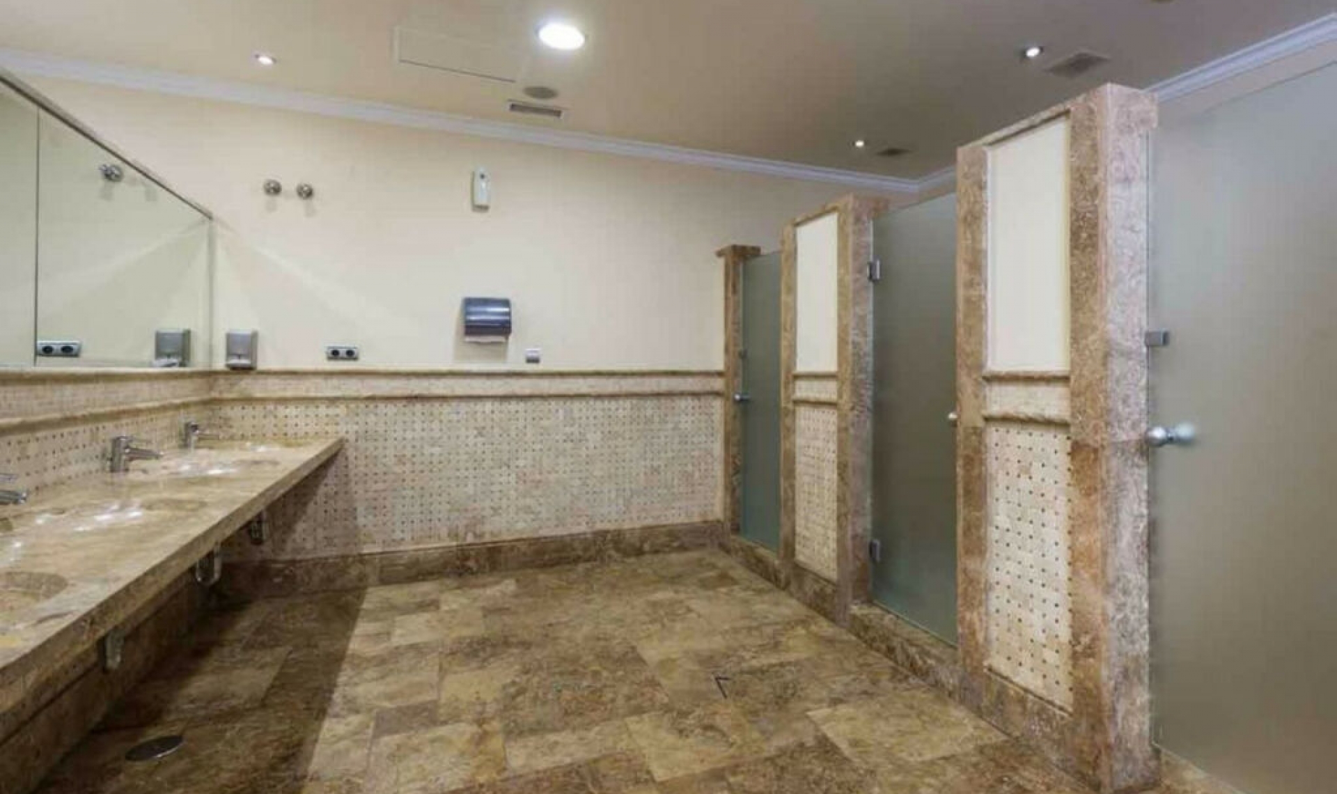 Resale - Apartment -
Puerto Banús