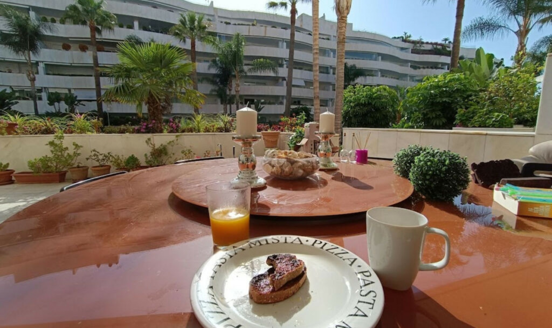 Resale - Apartment -
Puerto Banús