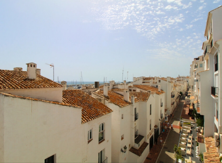 Resale - Apartment -
Puerto Banús