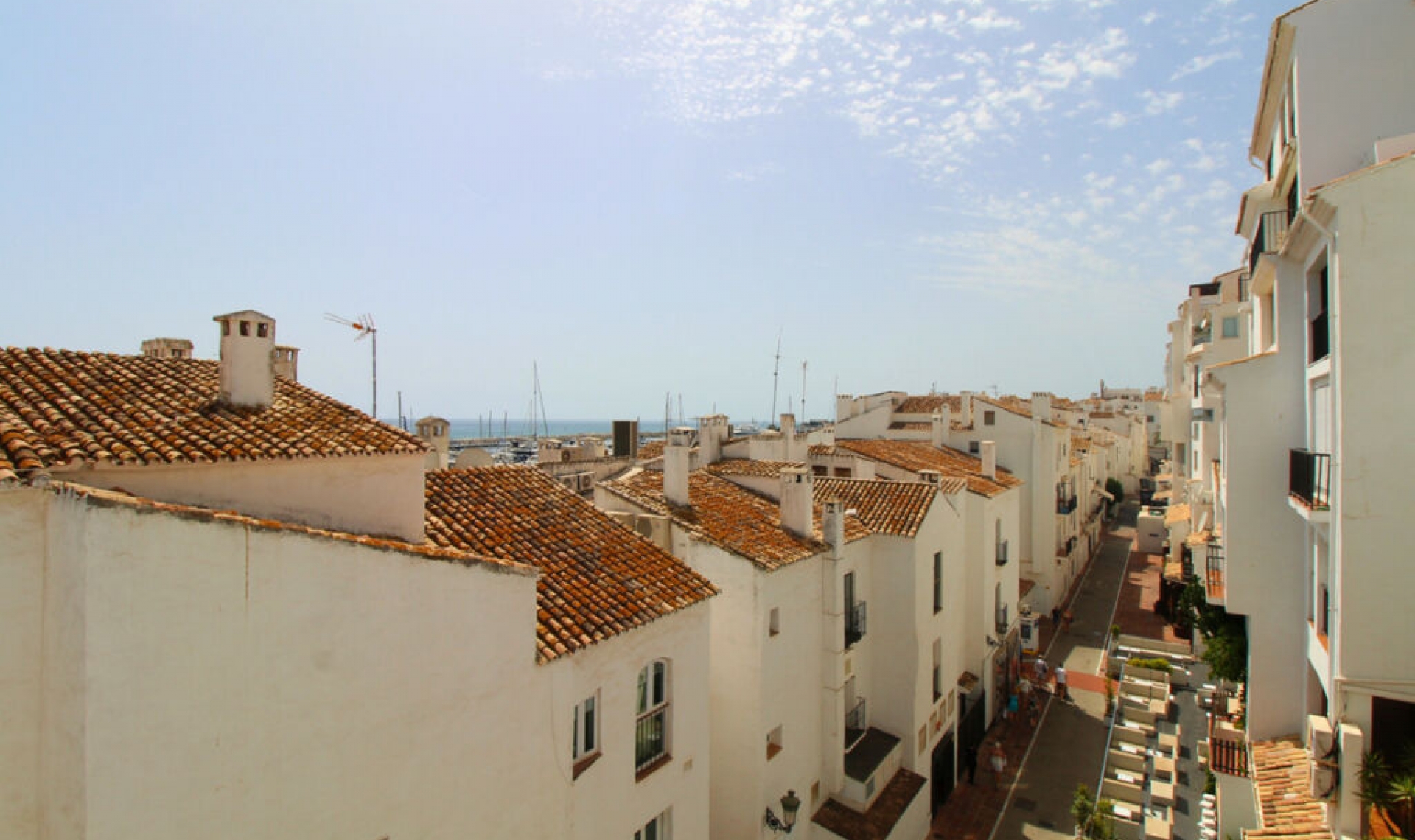 Resale - Apartment -
Puerto Banús