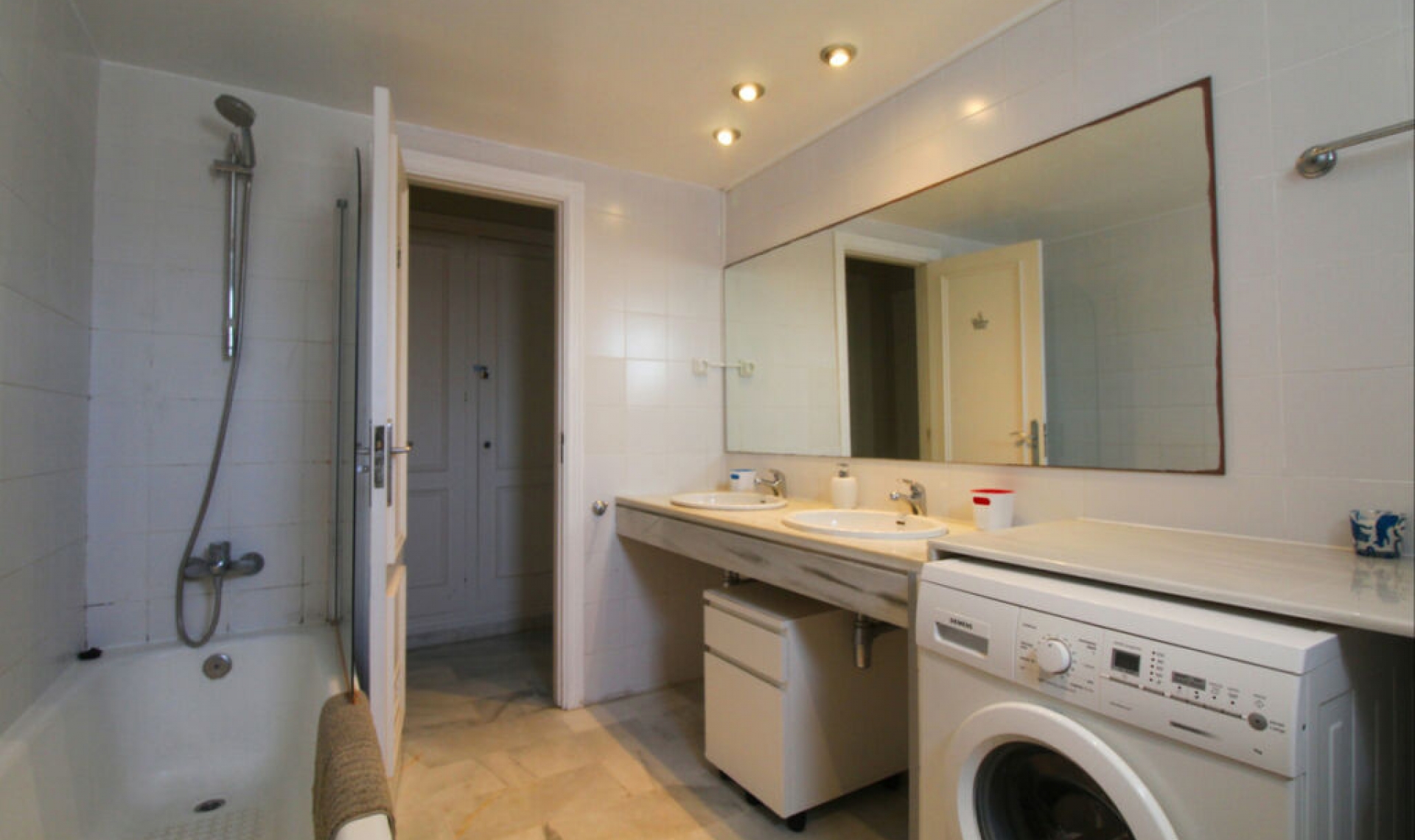 Resale - Apartment -
Puerto Banús