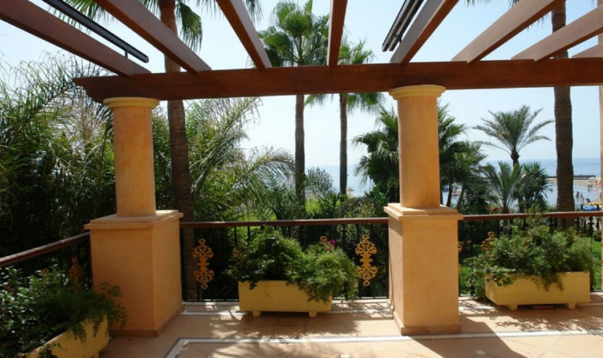 Resale - Apartment -
Puerto Banús