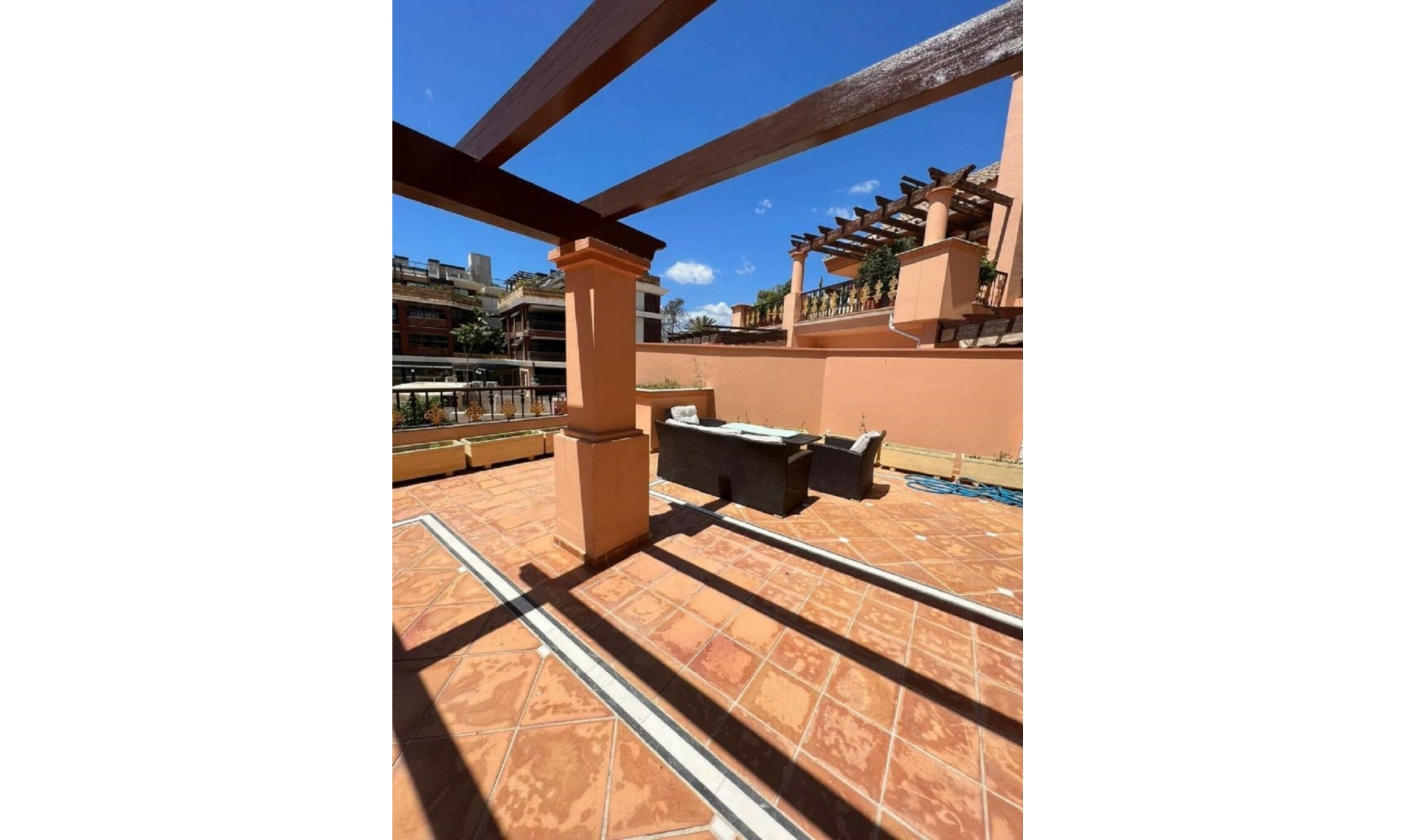 Resale - Apartment -
Puerto Banús