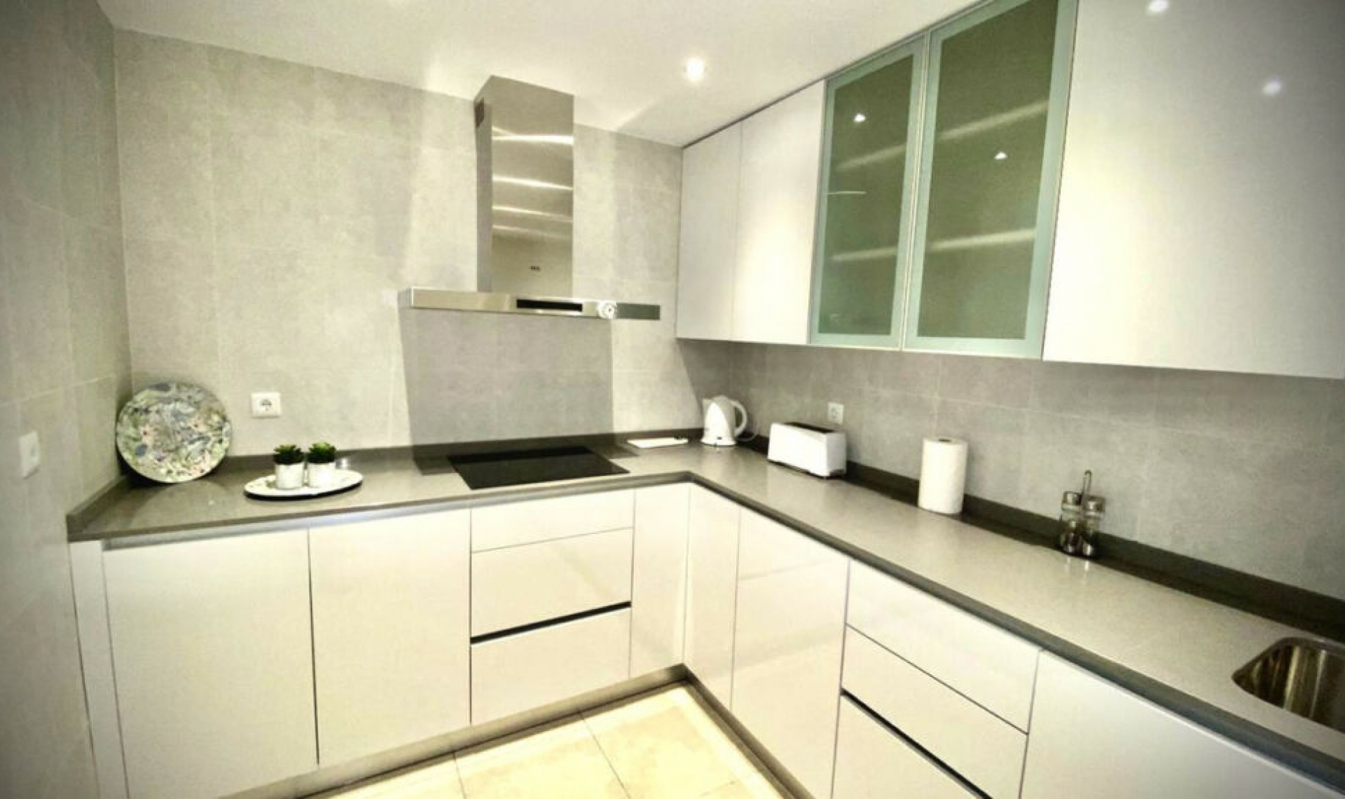 Resale - Apartment -
Puerto Banús