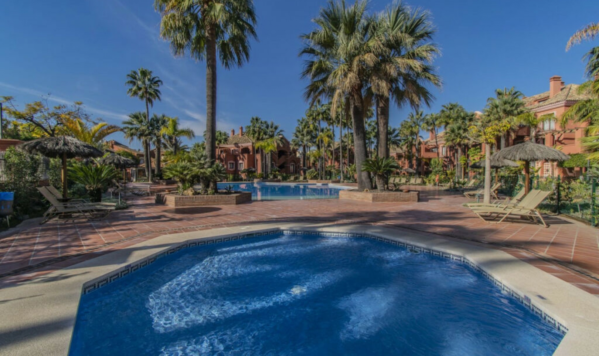 Resale - Apartment -
Puerto Banús