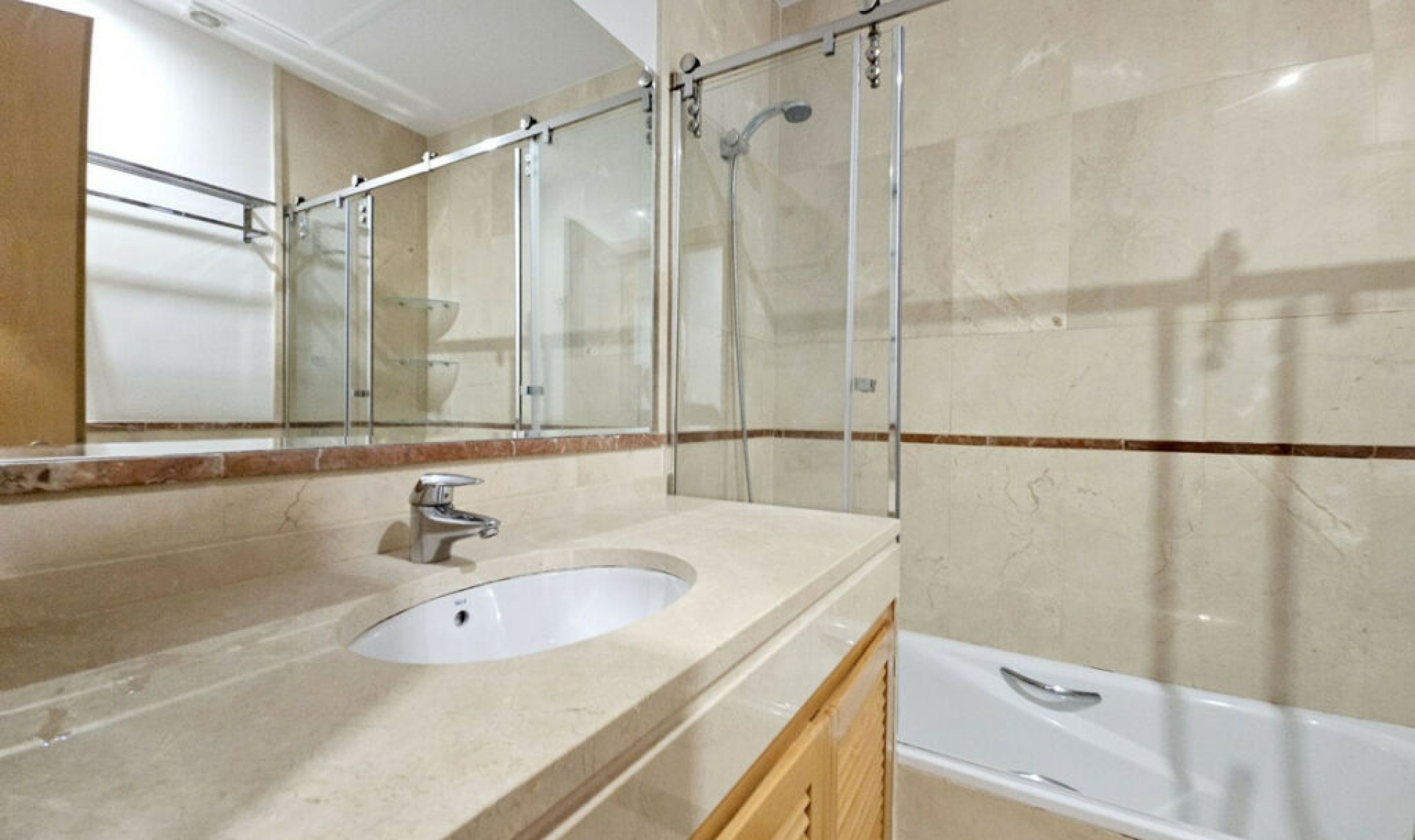 Resale - Apartment -
Puerto Banús