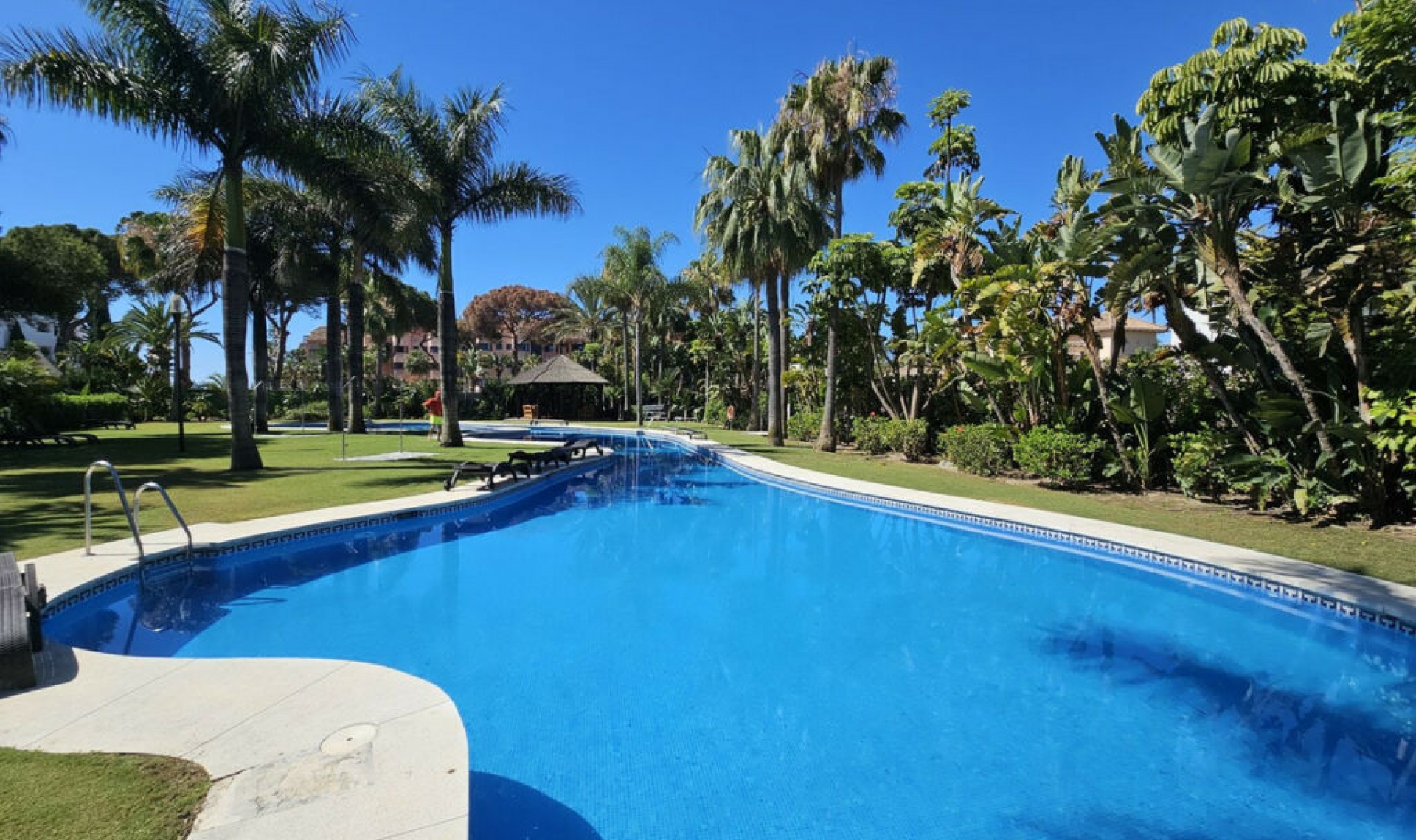 Resale - Apartment -
Puerto Banús