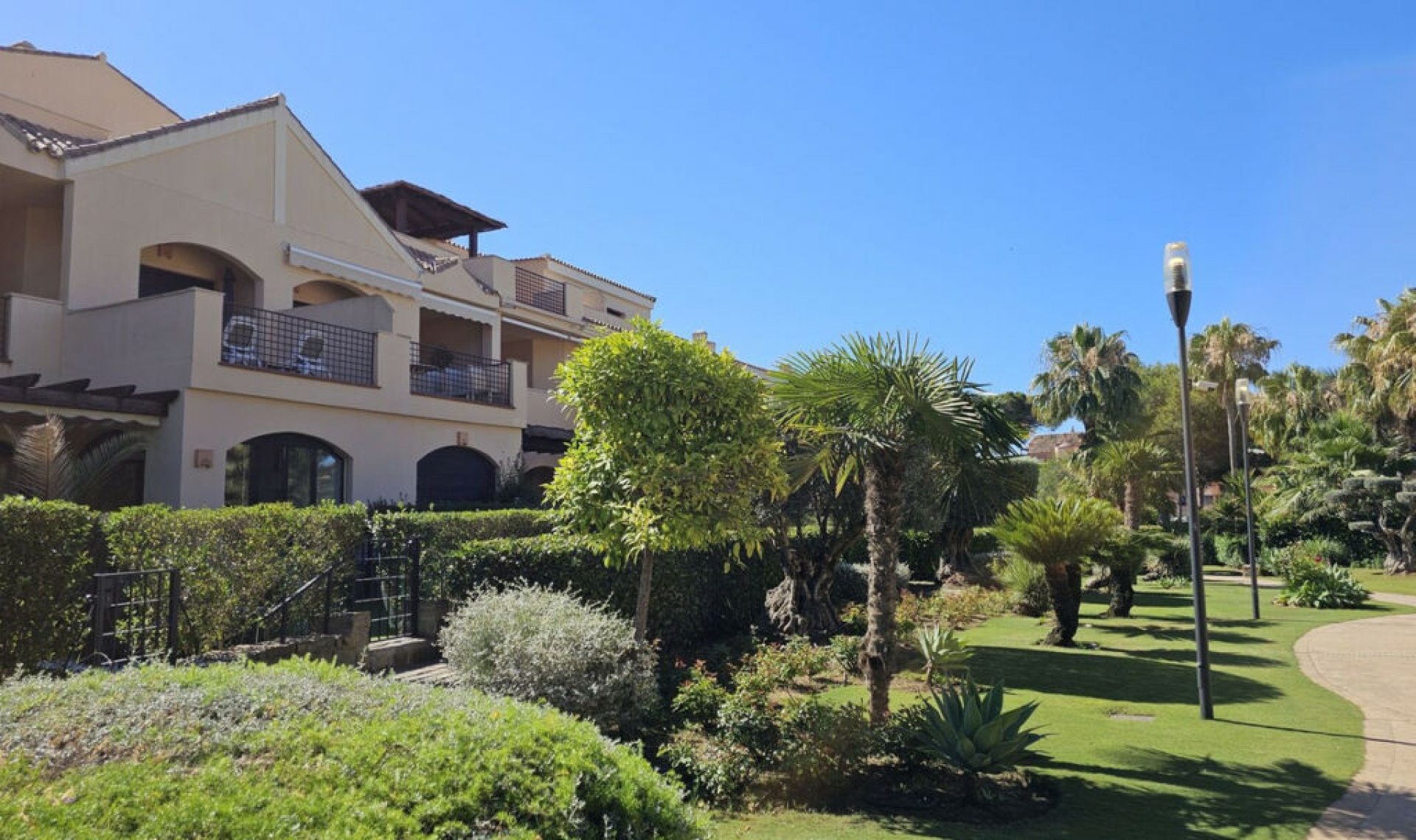 Resale - Apartment -
Puerto Banús