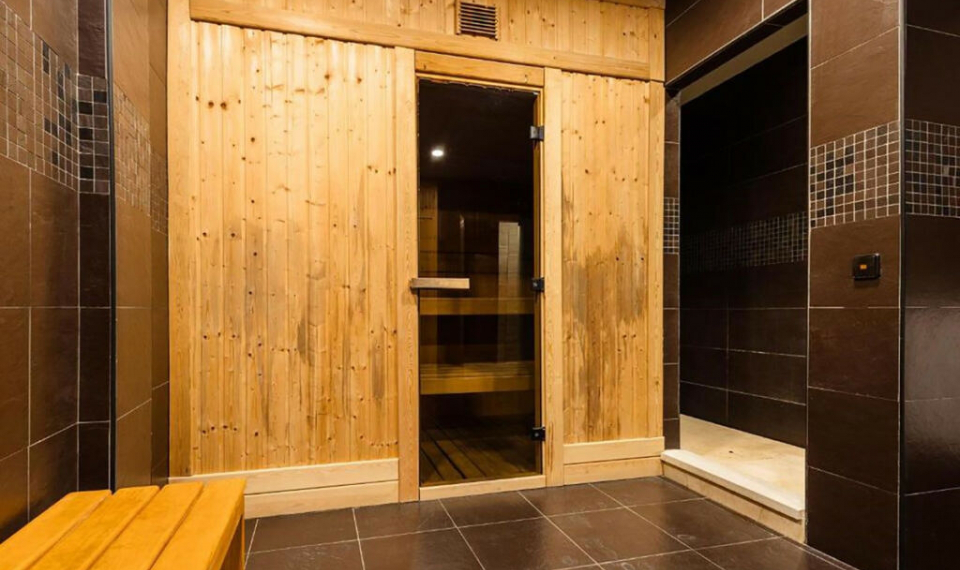 Resale - Apartment -
Puerto Banús