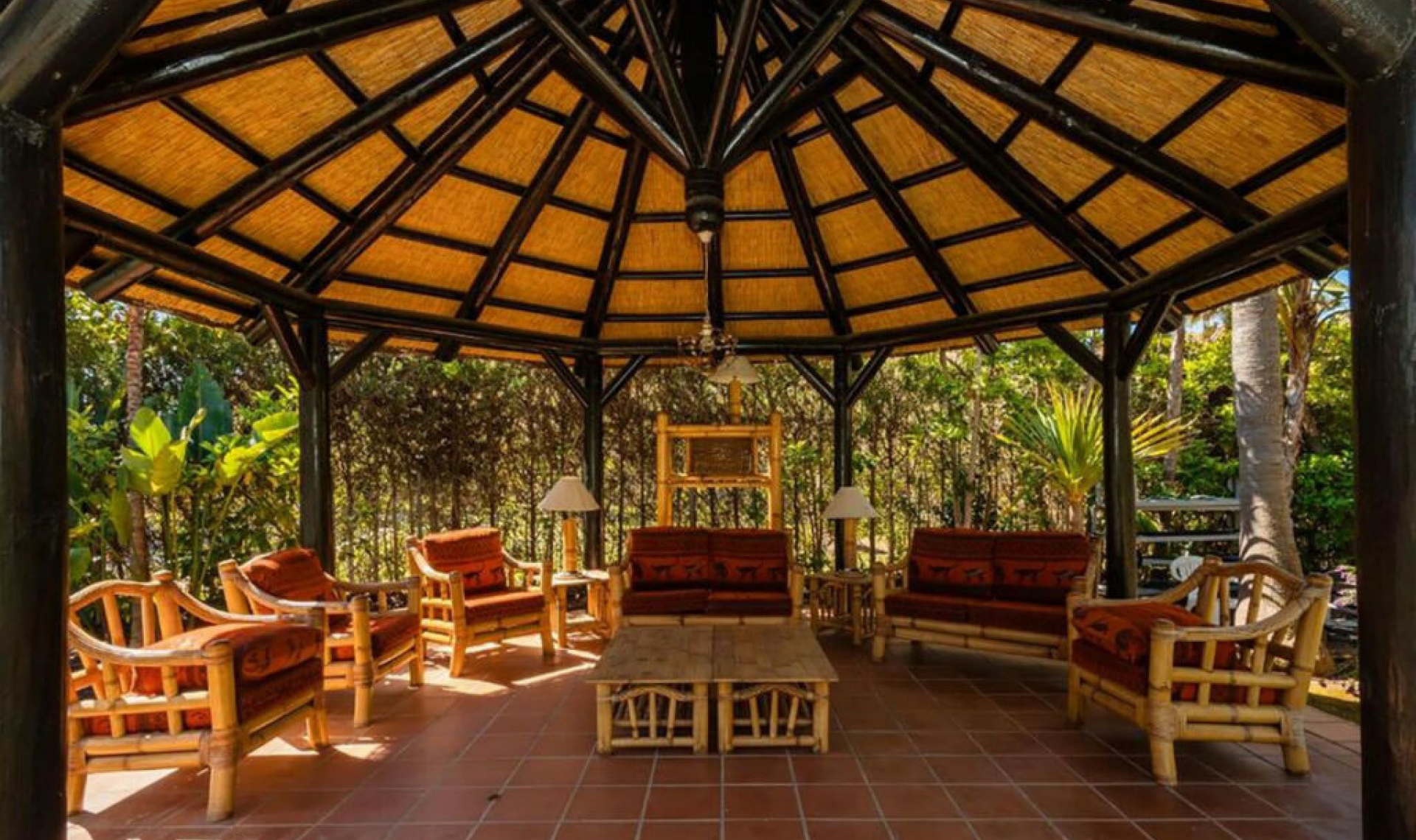 Resale - Apartment -
Puerto Banús