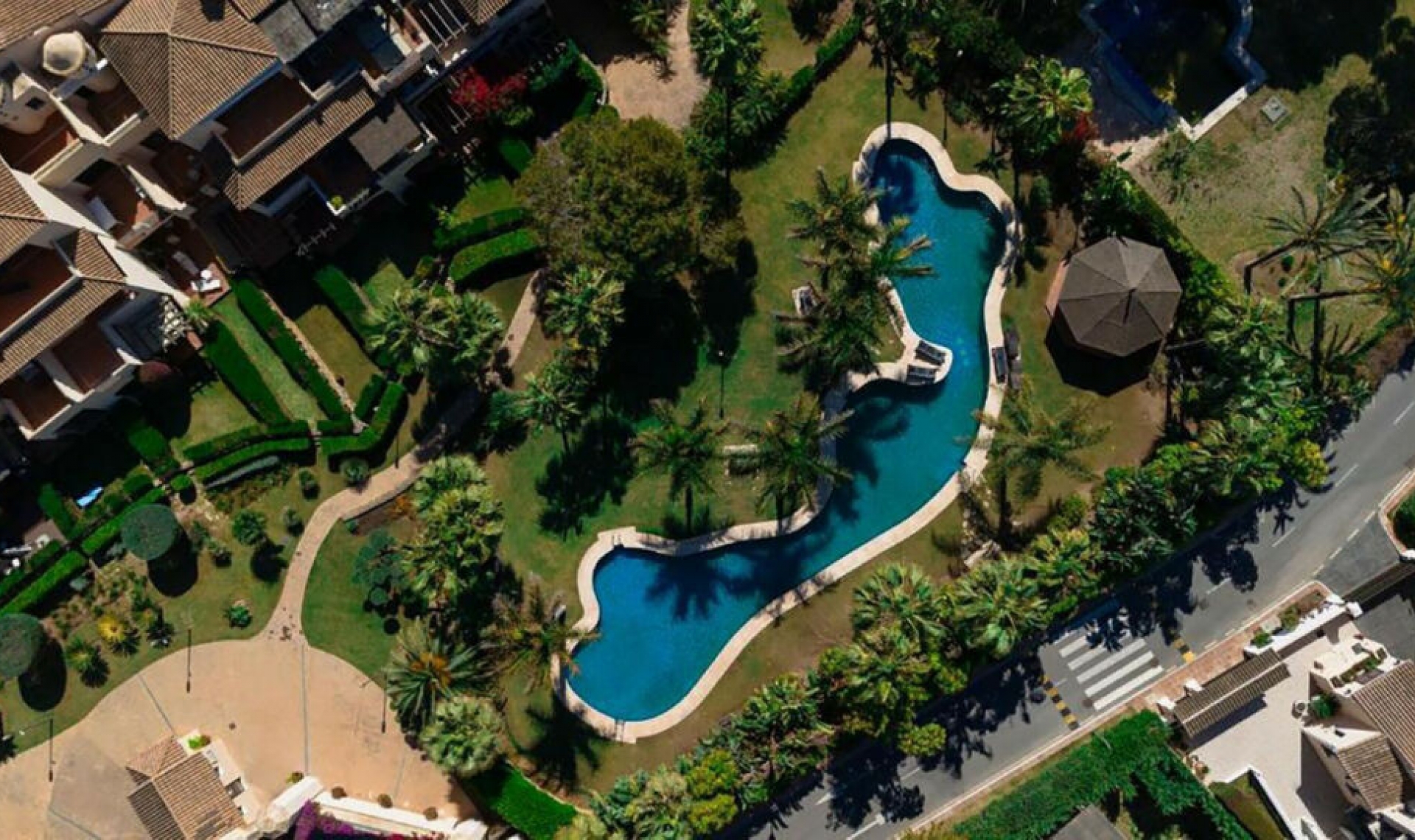 Resale - Apartment -
Puerto Banús