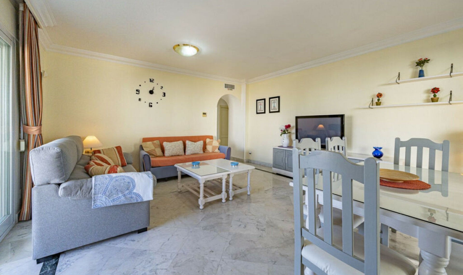 Resale - Apartment -
Puerto Banús