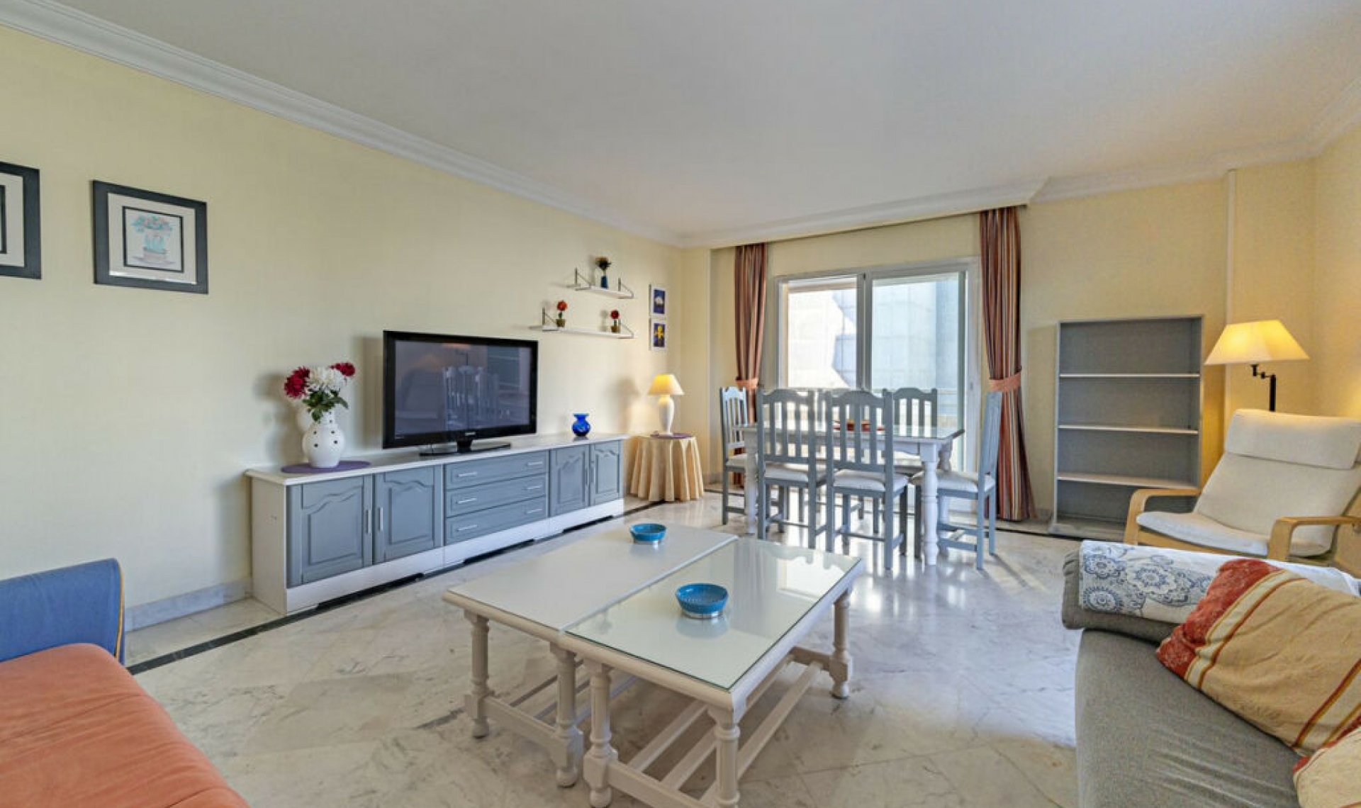 Resale - Apartment -
Puerto Banús