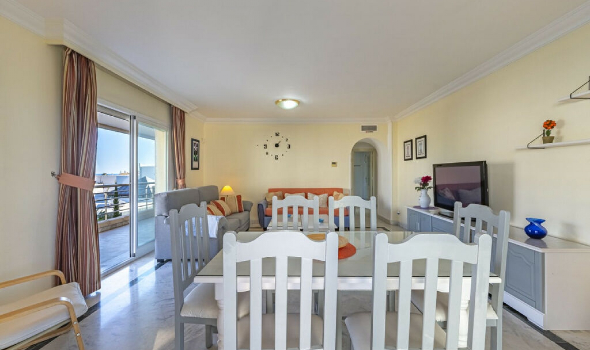 Resale - Apartment -
Puerto Banús