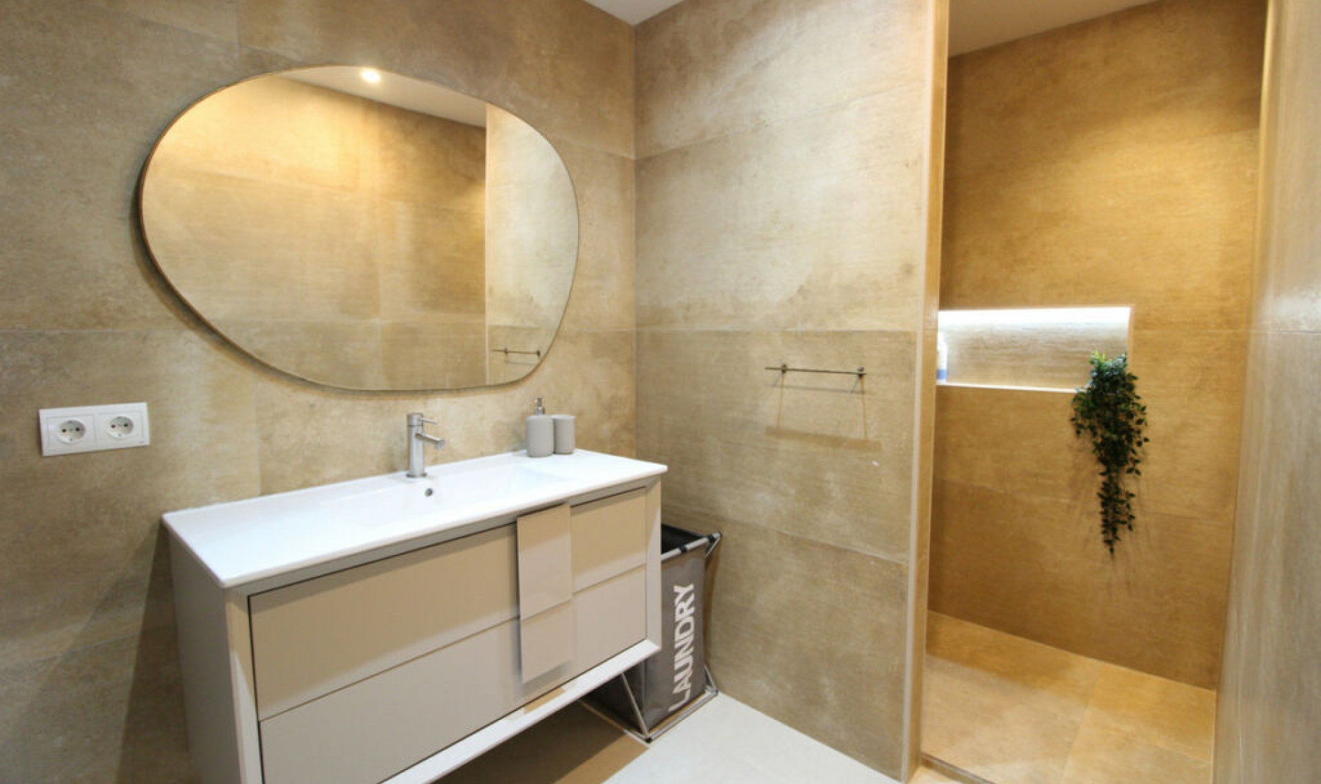 Resale - Apartment -
Puerto Banús