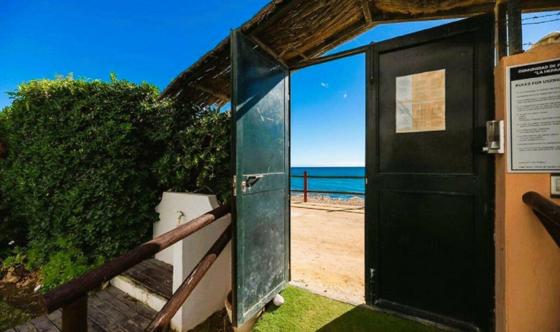 Resale - Apartment -
Puerto Banús