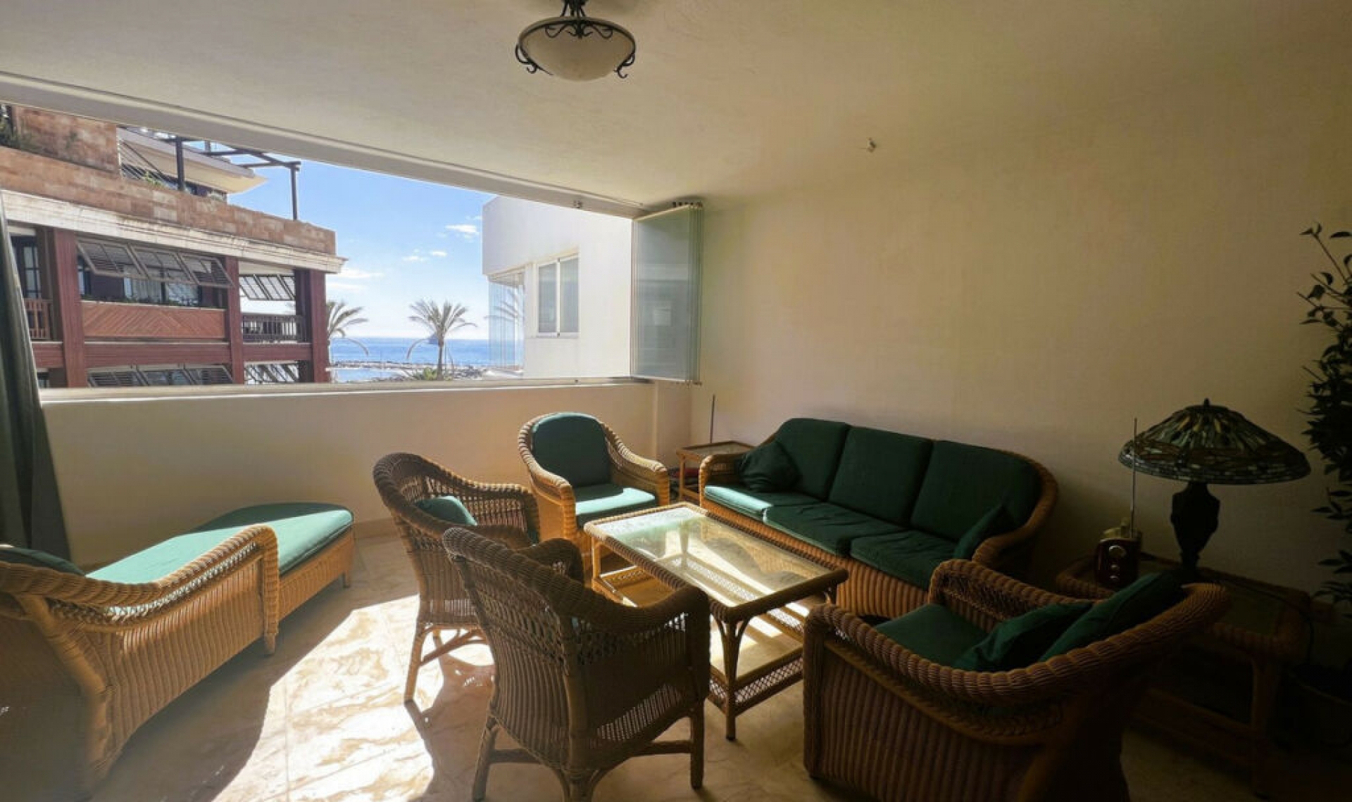 Resale - Apartment -
Puerto Banús