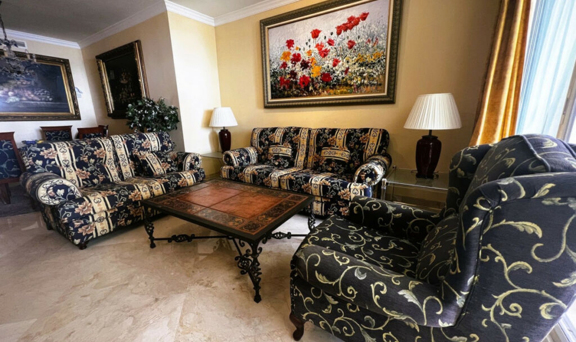 Resale - Apartment -
Puerto Banús