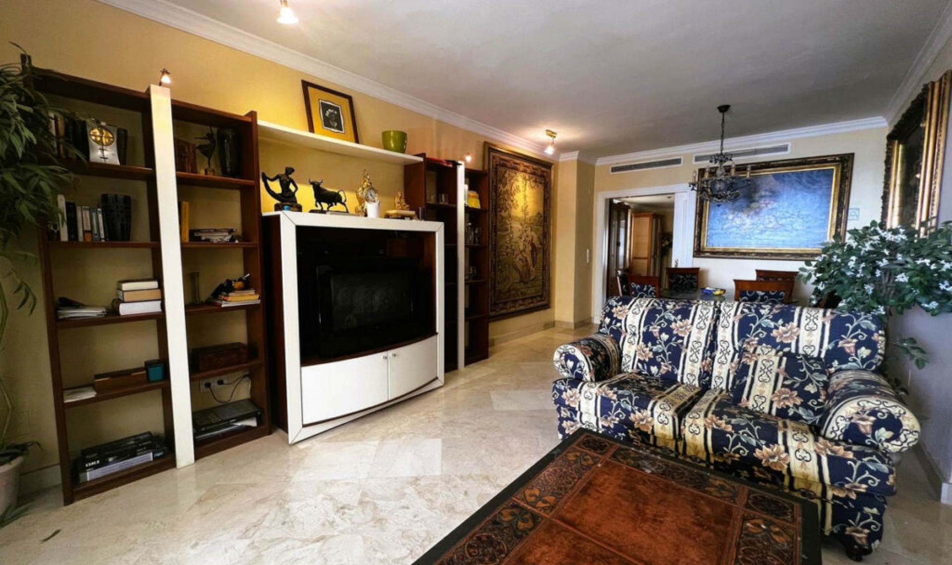 Resale - Apartment -
Puerto Banús