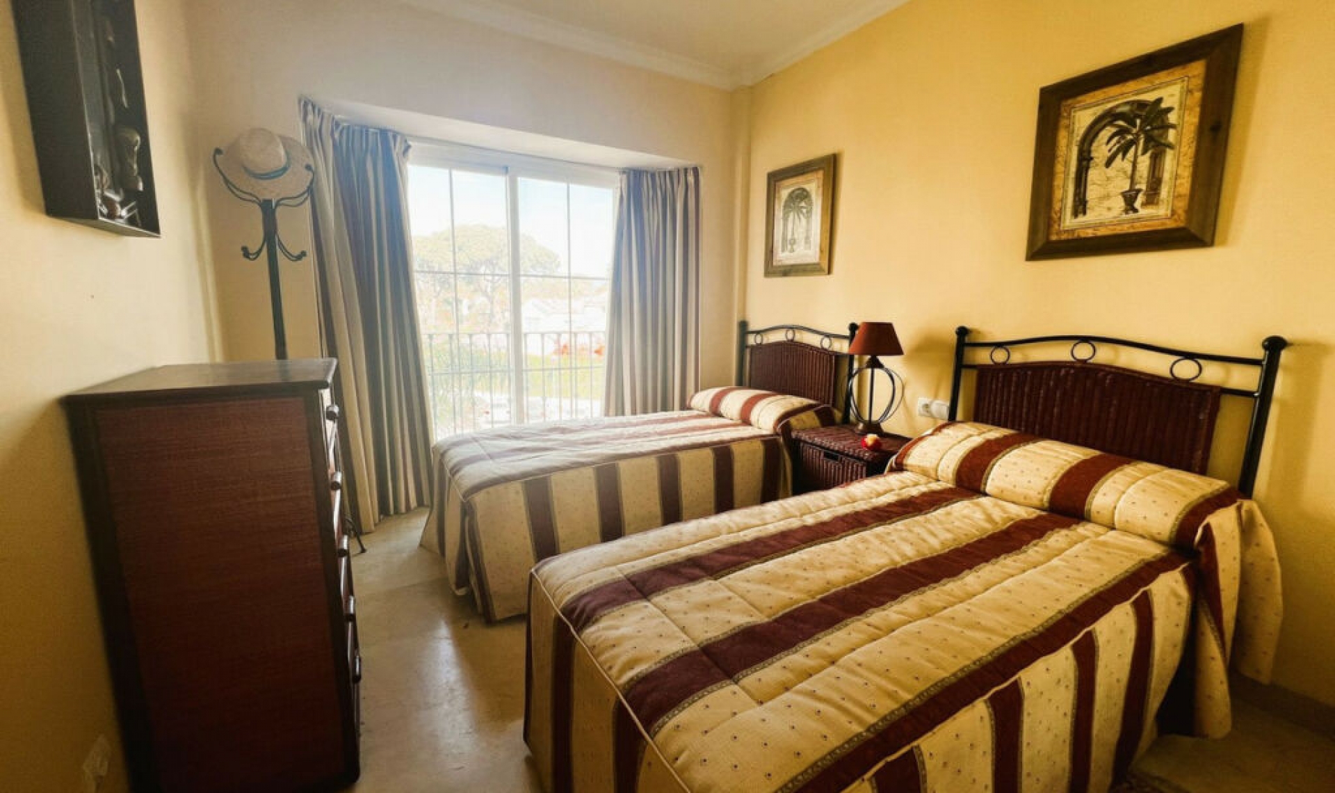 Resale - Apartment -
Puerto Banús