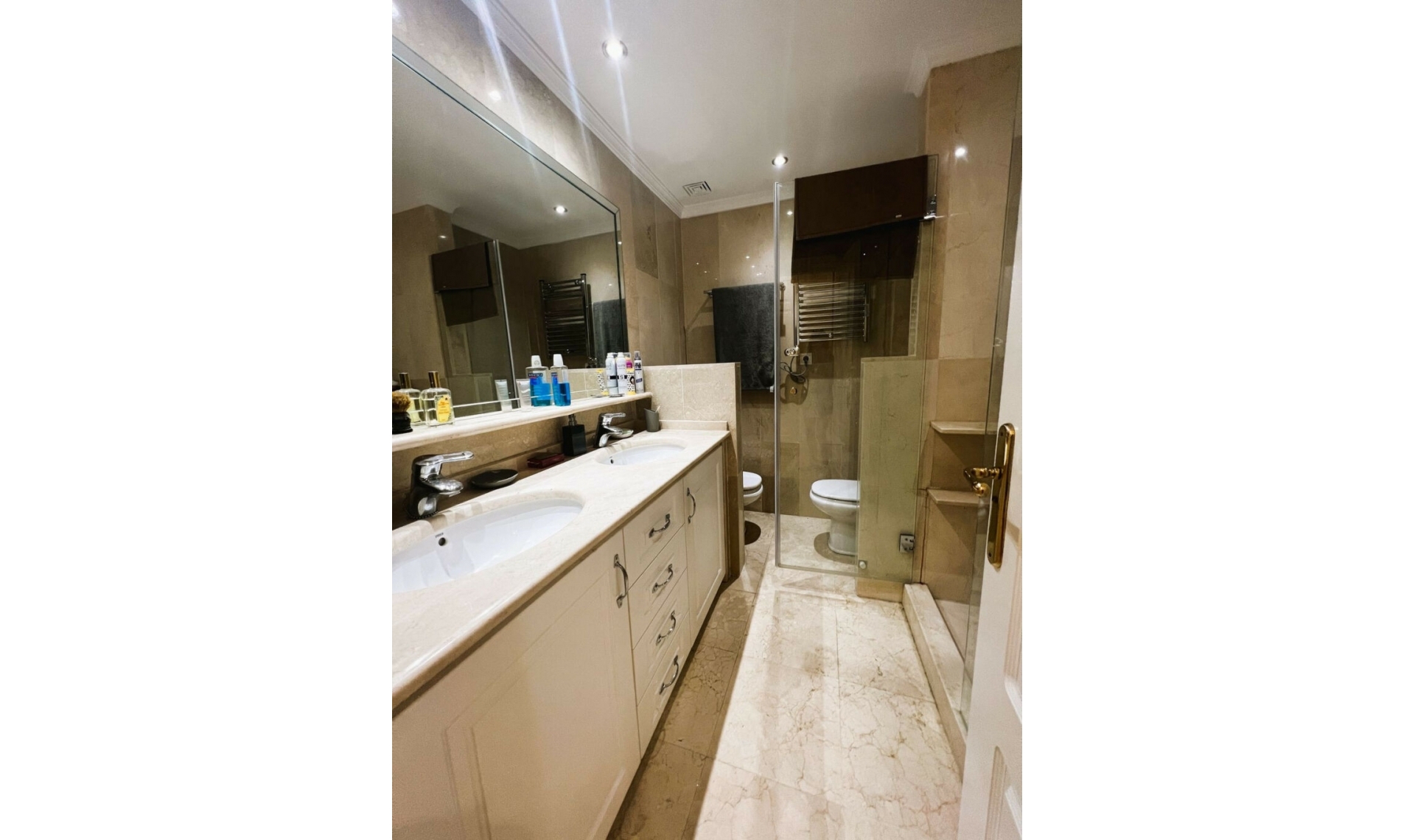 Resale - Apartment -
Puerto Banús