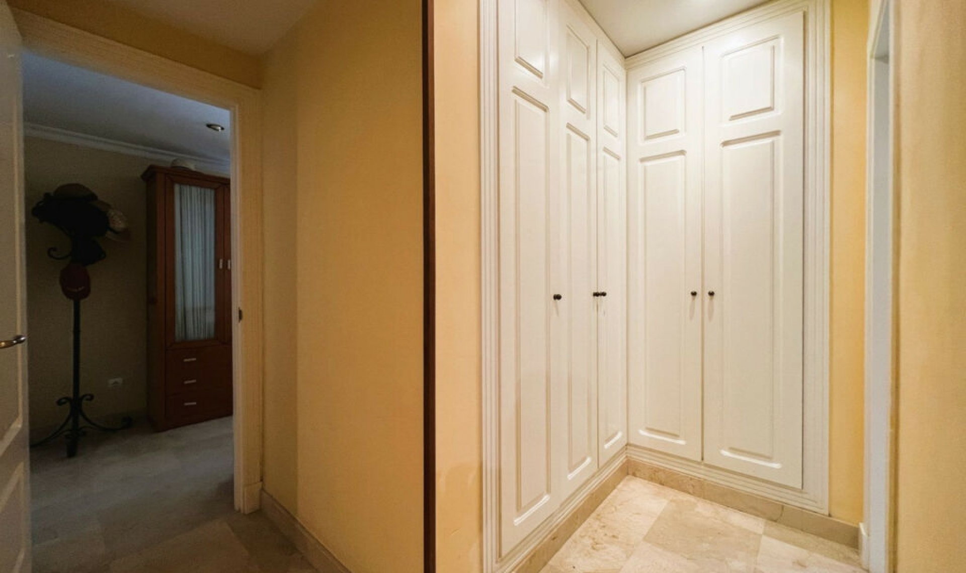 Resale - Apartment -
Puerto Banús