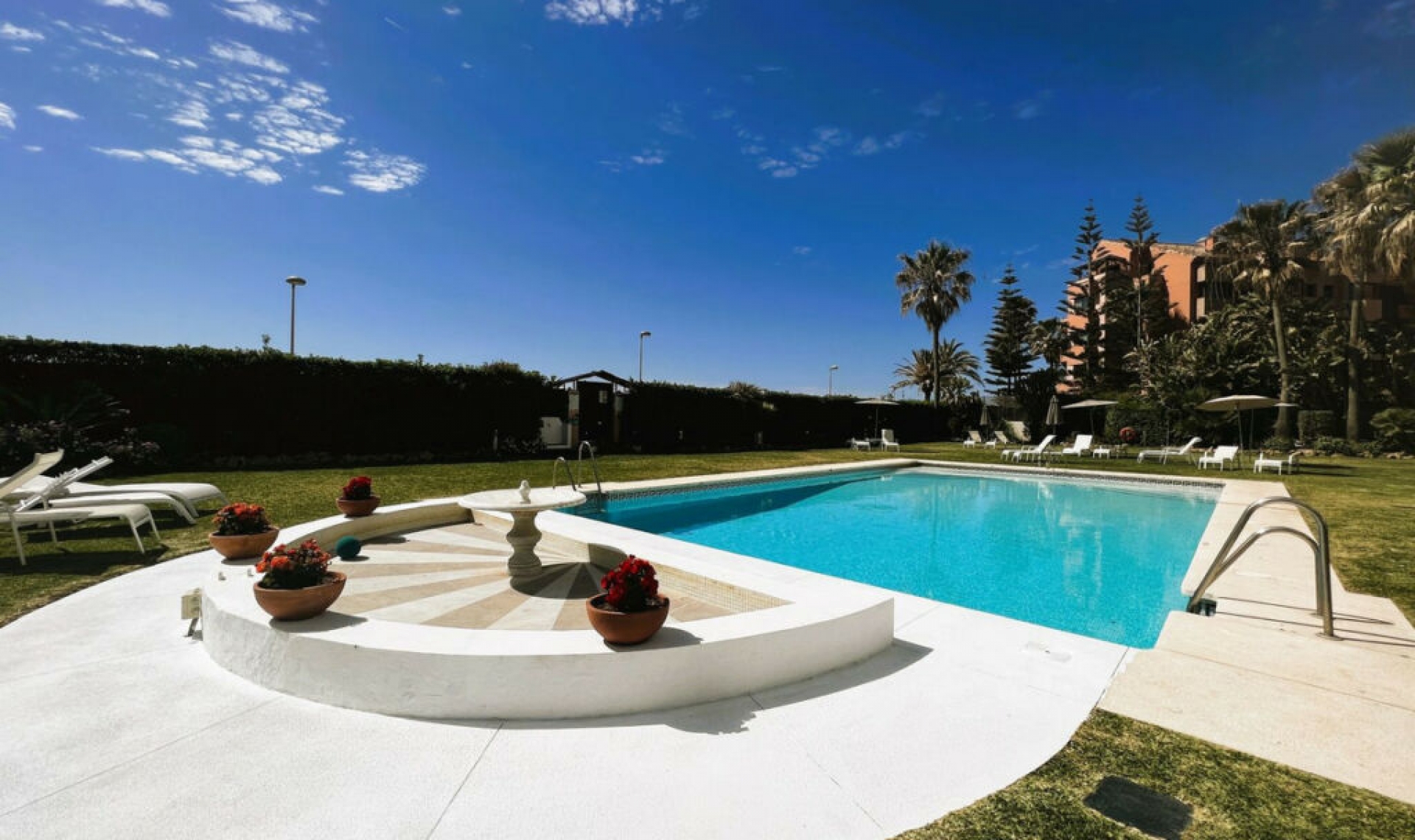 Resale - Apartment -
Puerto Banús