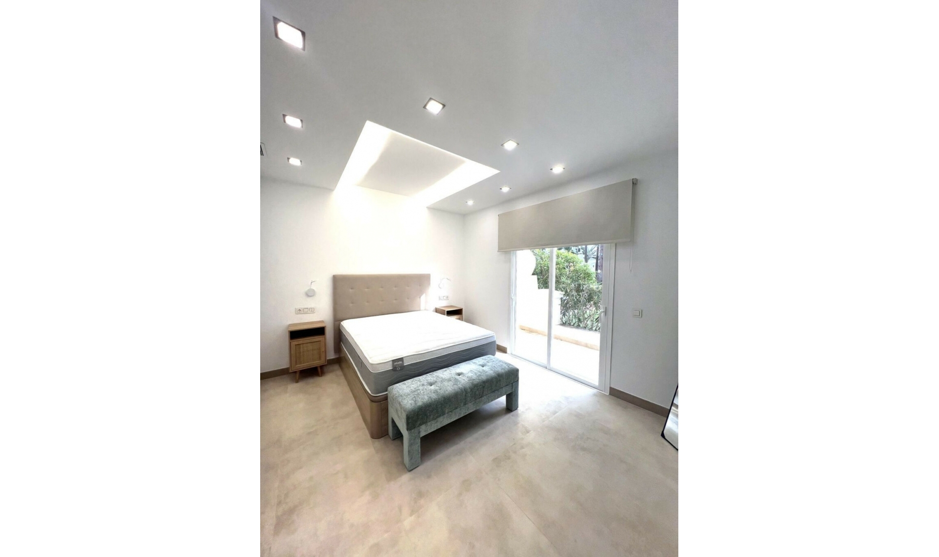 Resale - Apartment -
Puerto Banús