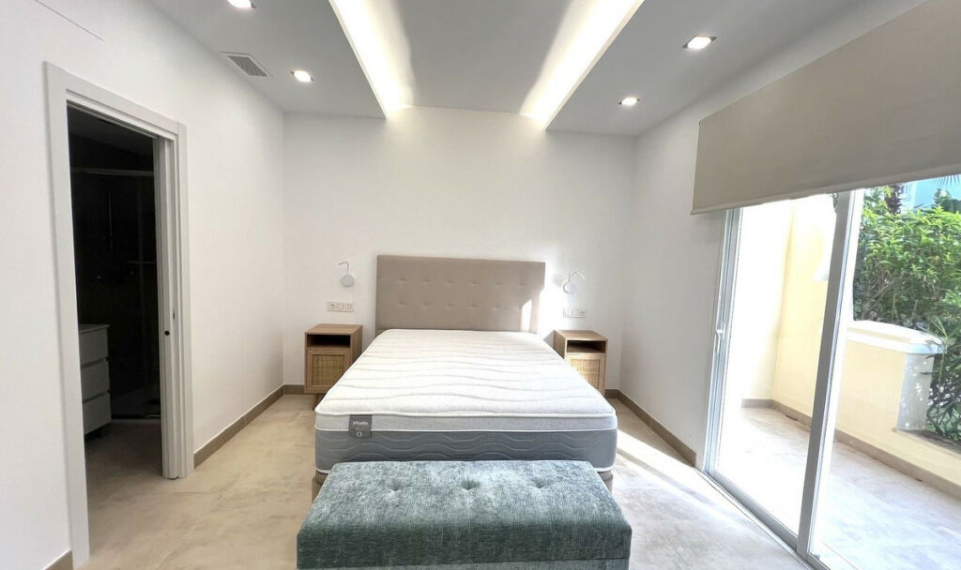 Resale - Apartment -
Puerto Banús