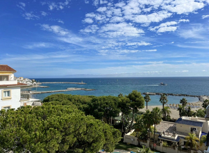 Resale - Apartment -
Puerto Banús