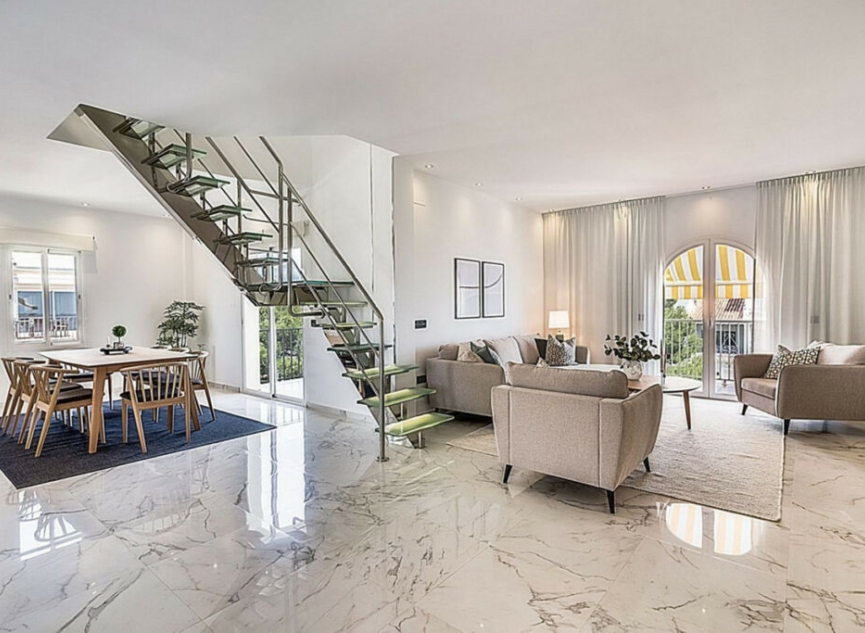 Resale - Apartment -
Puerto Banús