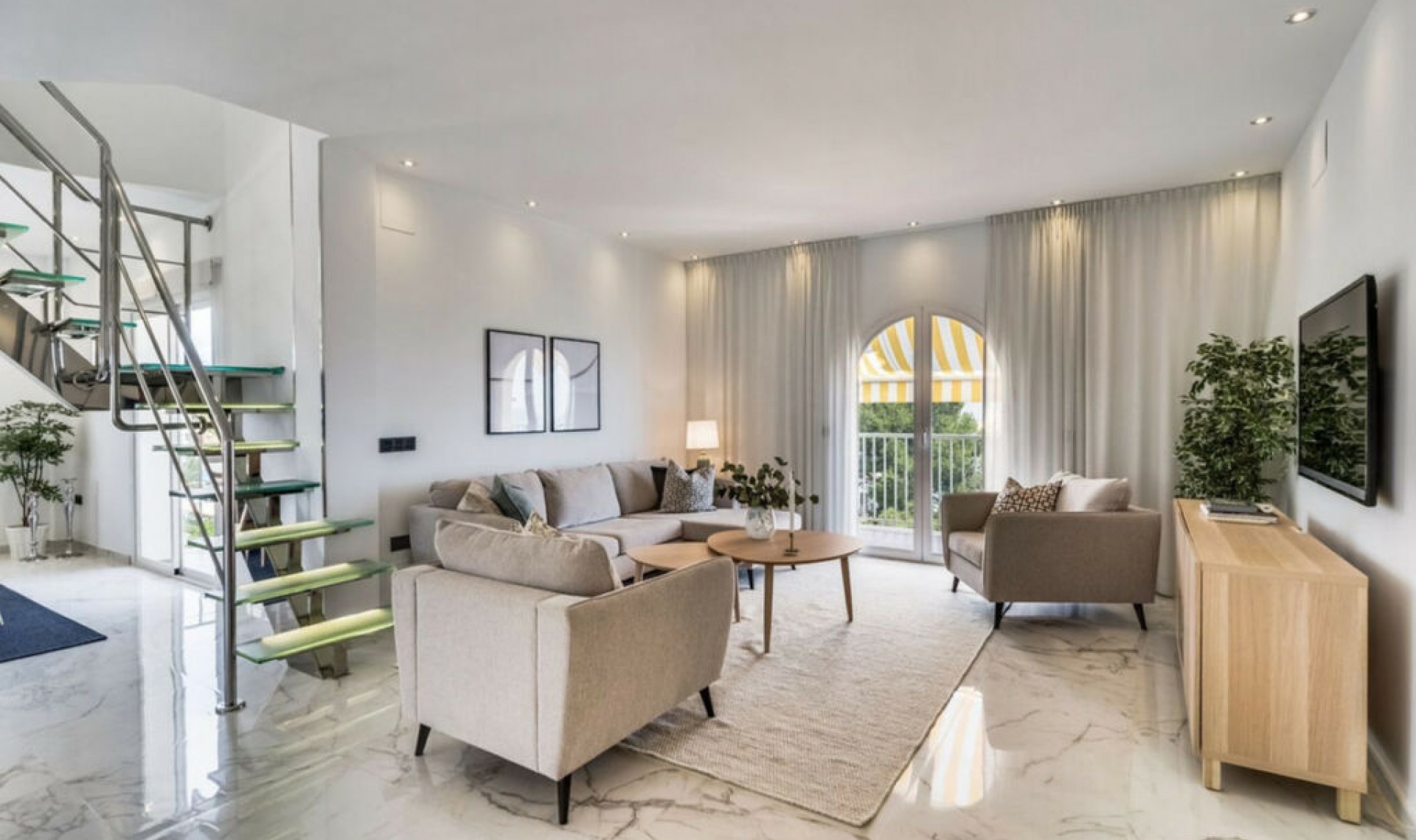 Resale - Apartment -
Puerto Banús