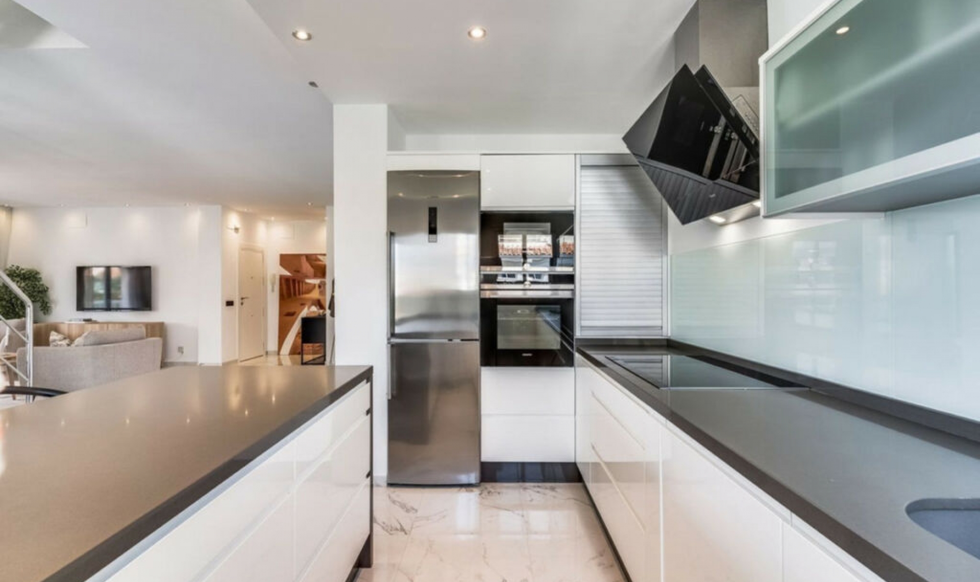 Resale - Apartment -
Puerto Banús