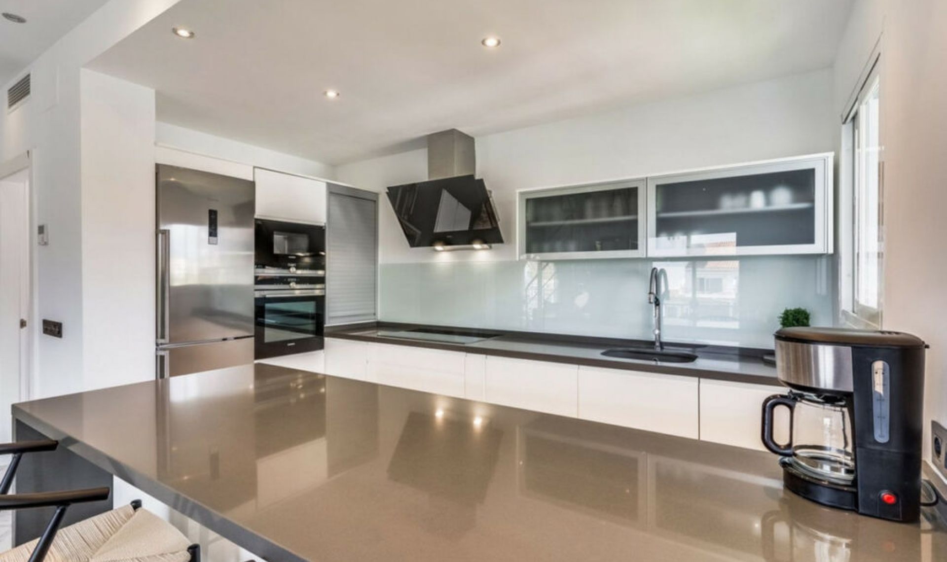 Resale - Apartment -
Puerto Banús