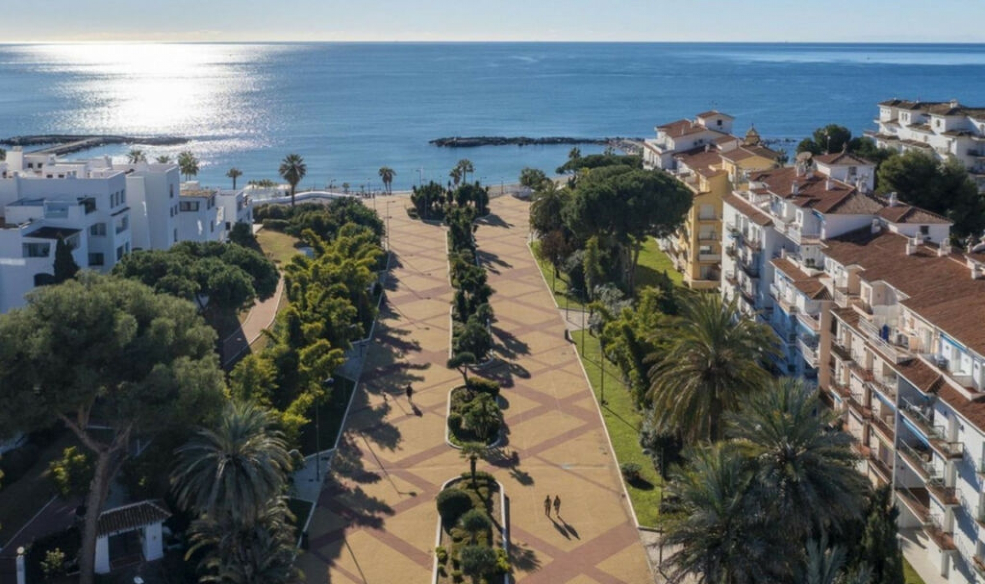 Resale - Apartment -
Puerto Banús