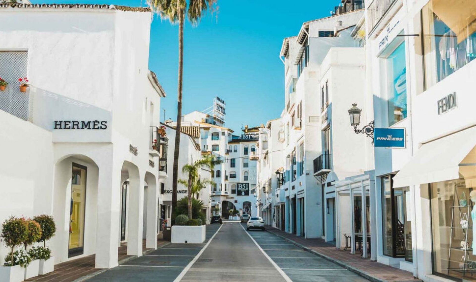 Resale - Apartment -
Puerto Banús