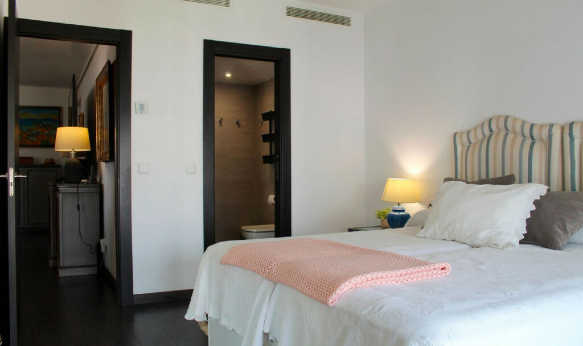 Resale - Apartment -
Puerto Banús