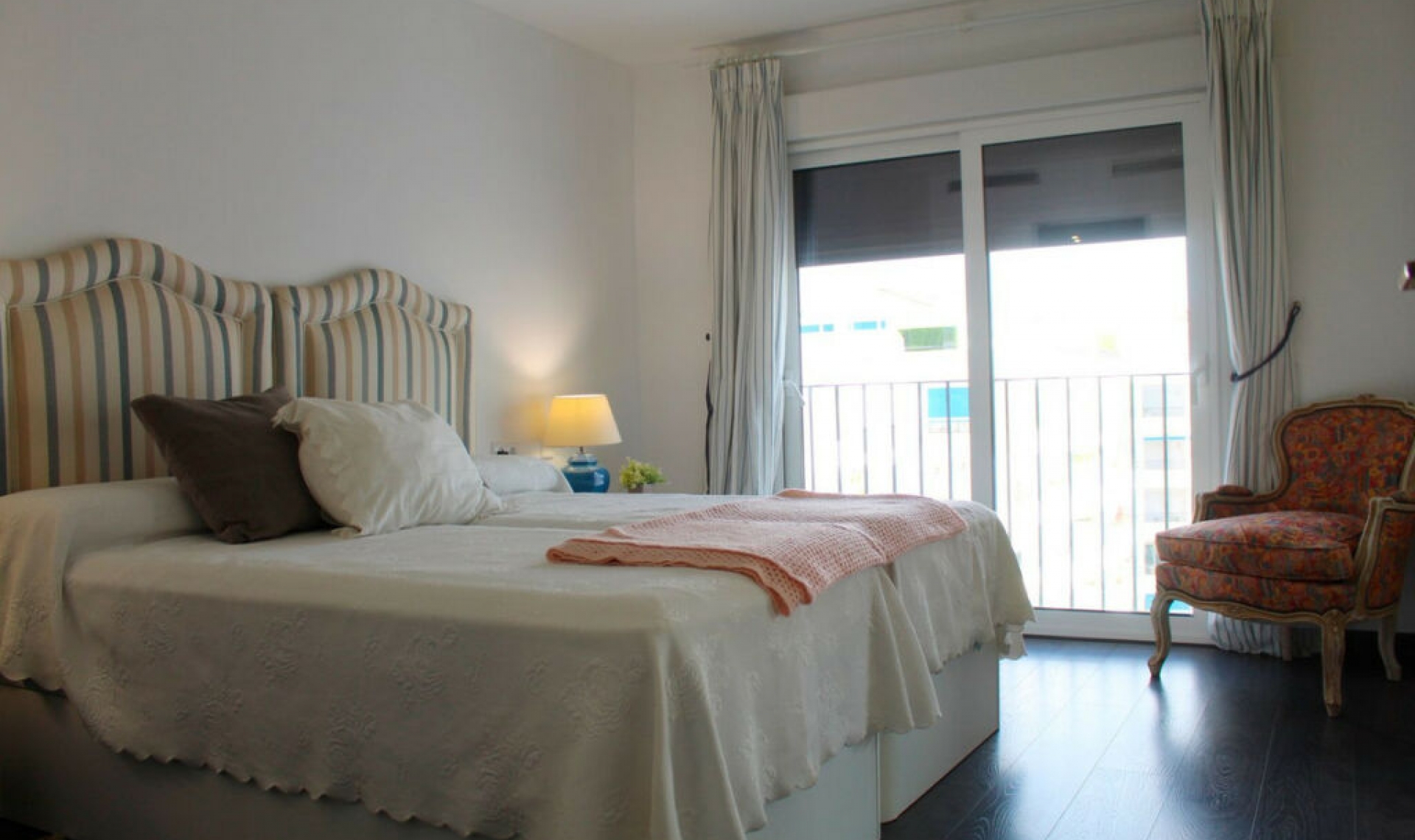 Resale - Apartment -
Puerto Banús
