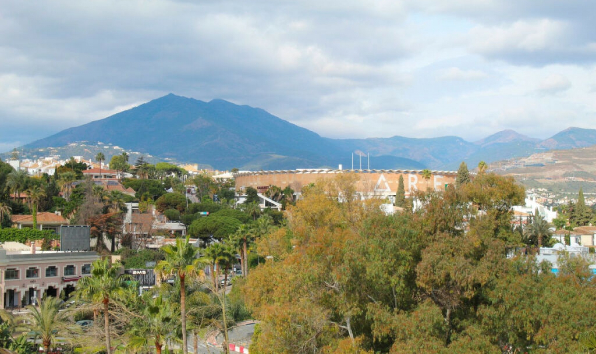 Resale - Apartment -
Puerto Banús