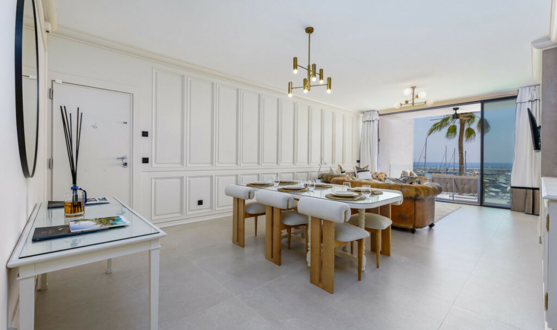 Resale - Apartment -
Puerto Banús