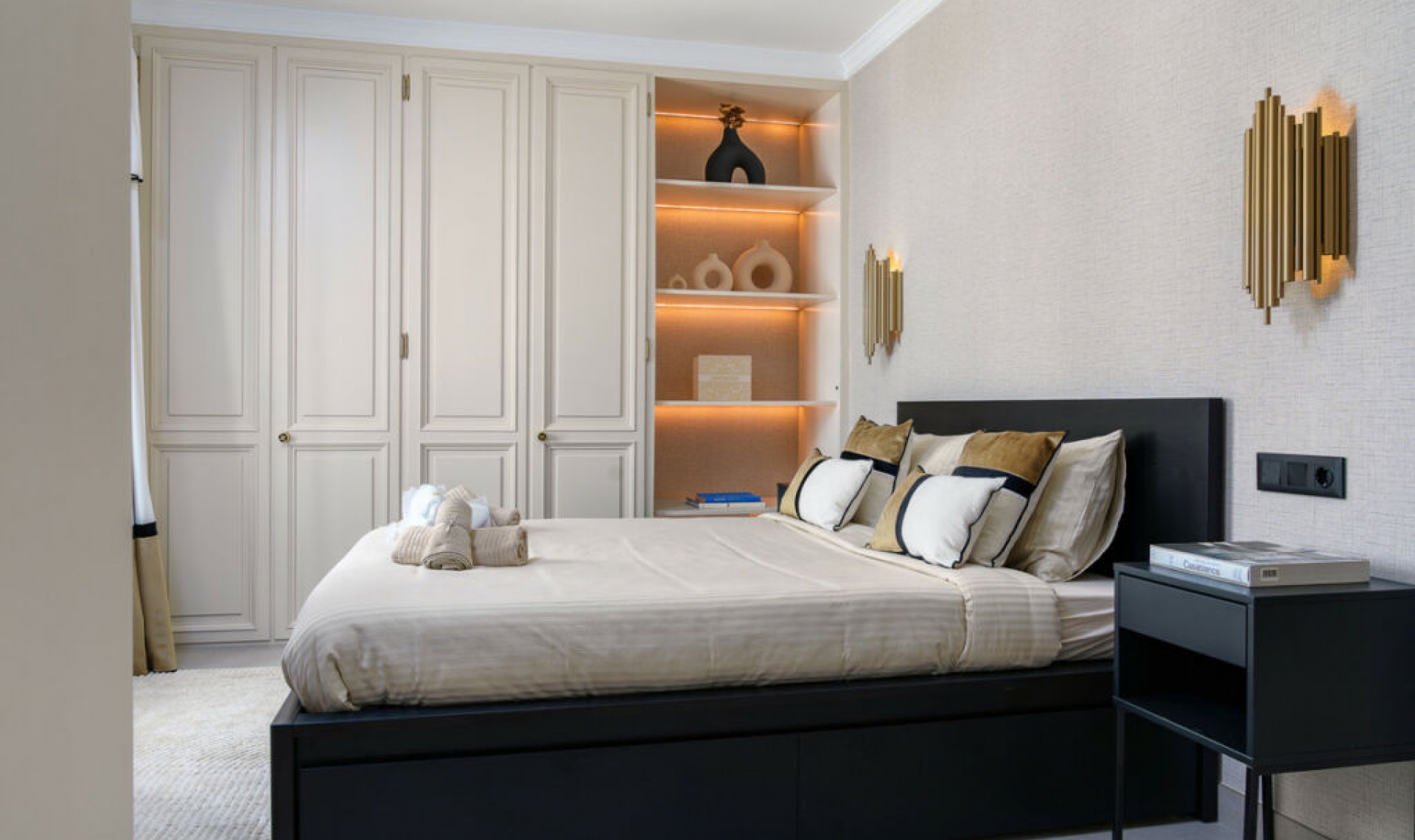 Resale - Apartment -
Puerto Banús