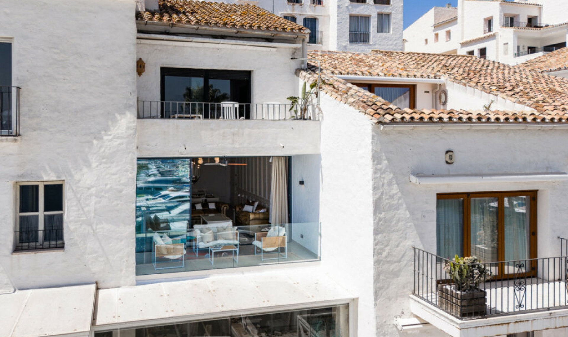 Resale - Apartment -
Puerto Banús