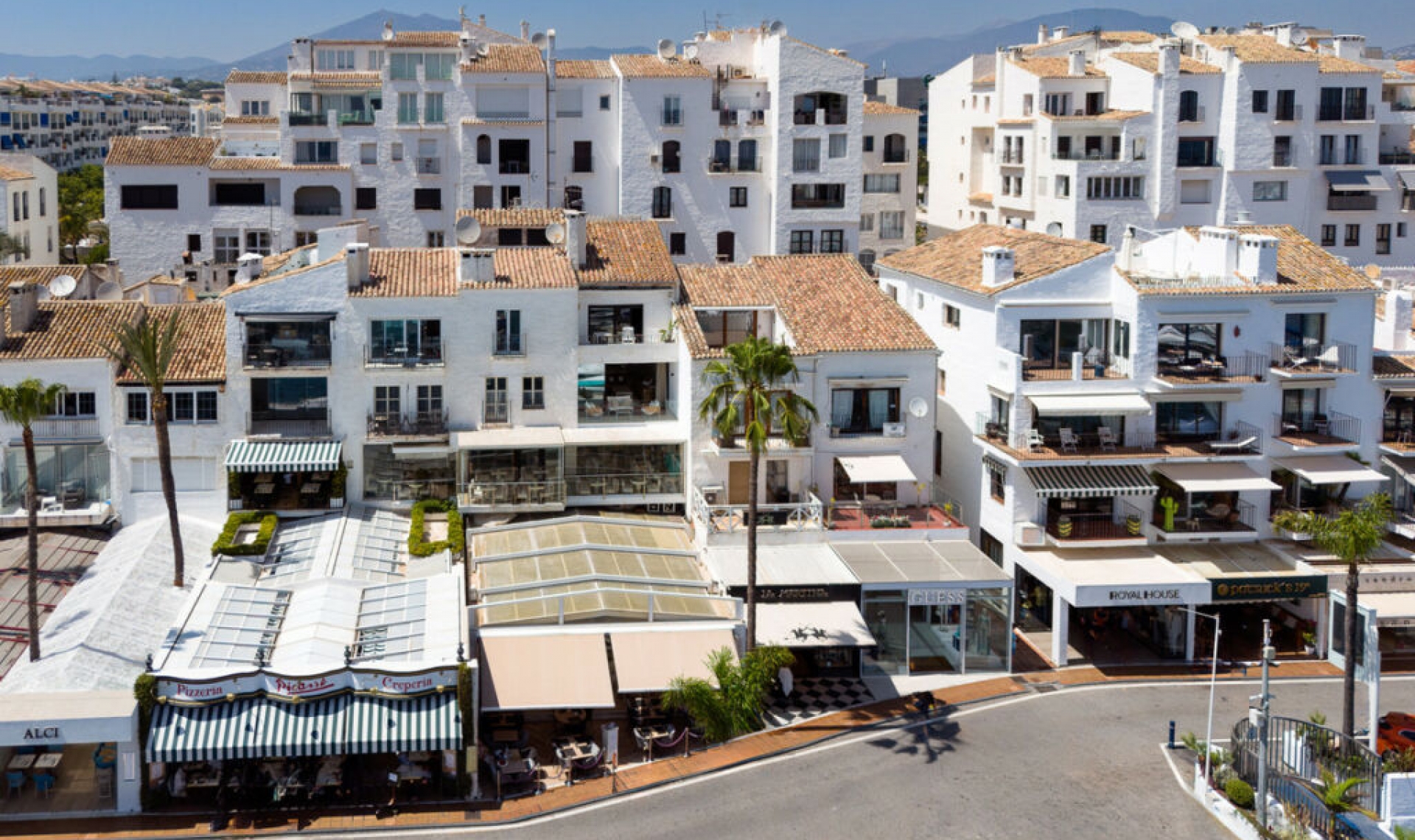 Resale - Apartment -
Puerto Banús
