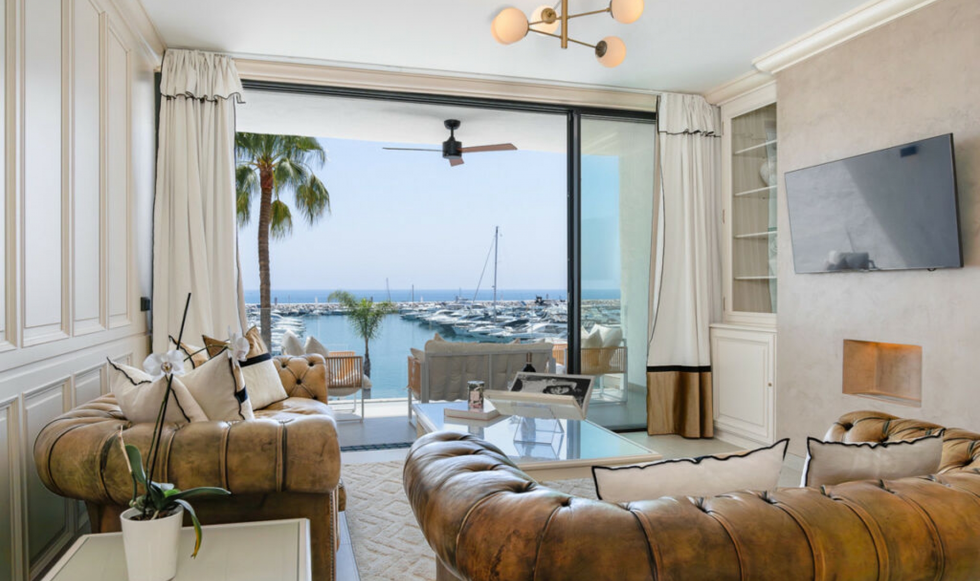 Resale - Apartment -
Puerto Banús