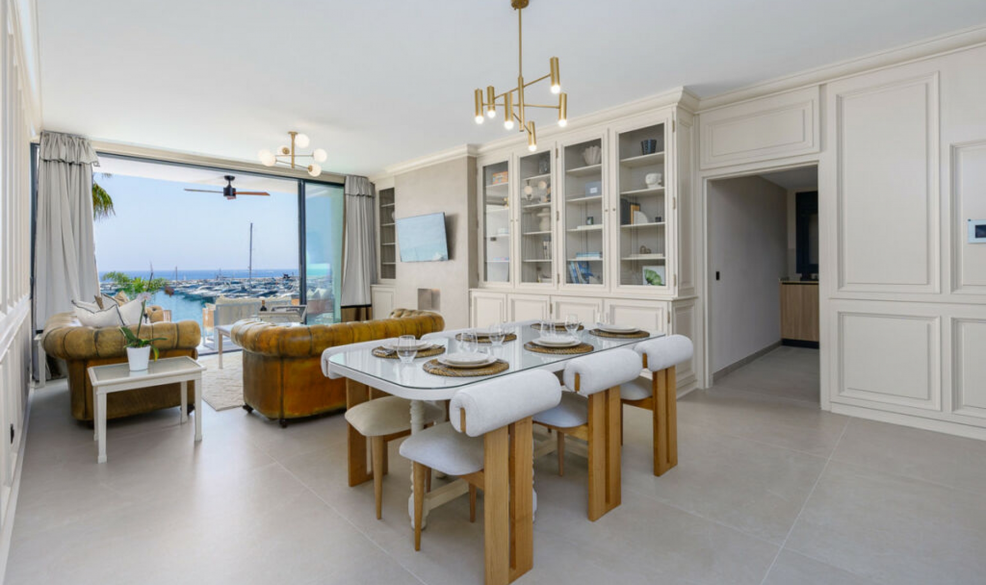 Resale - Apartment -
Puerto Banús