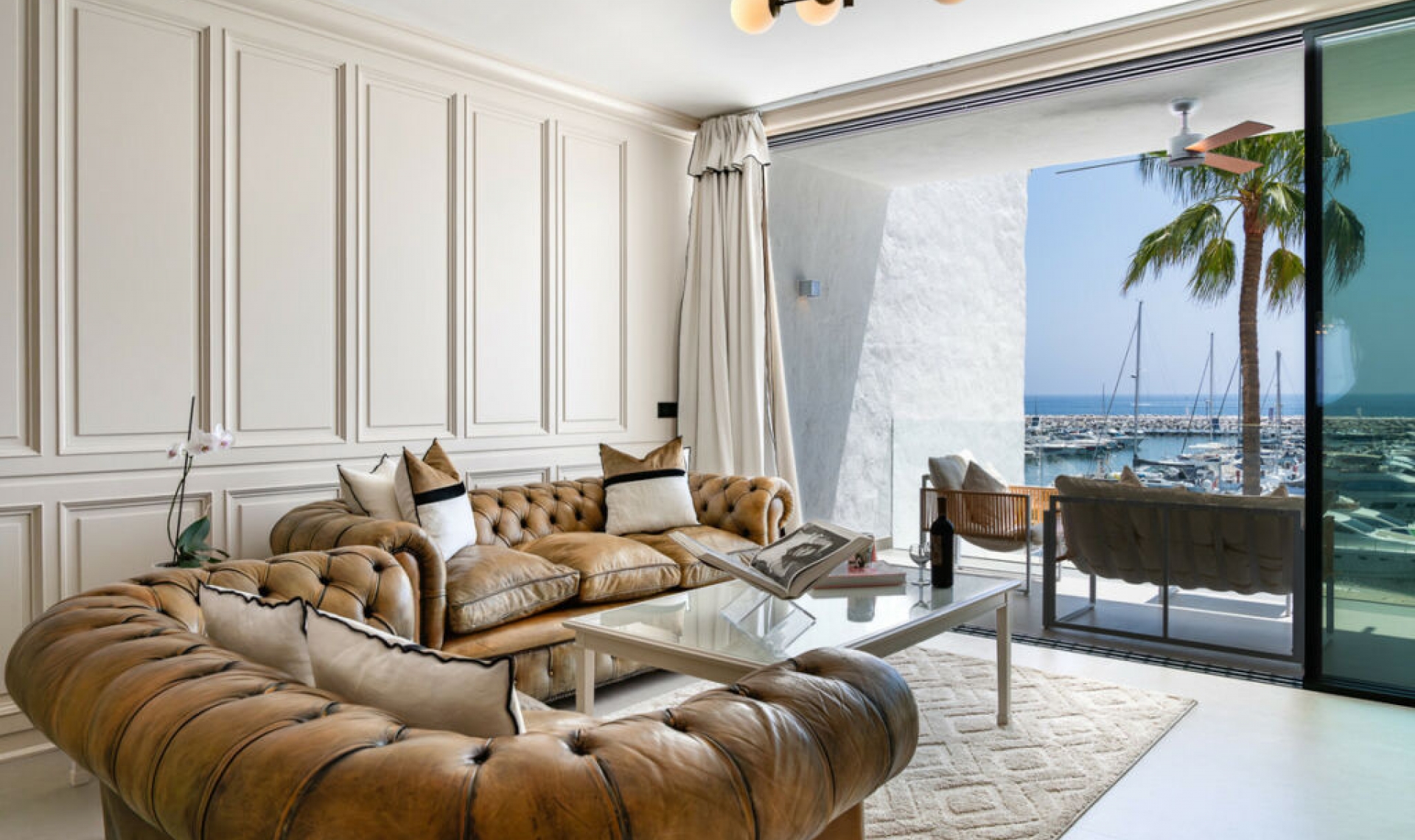 Resale - Apartment -
Puerto Banús