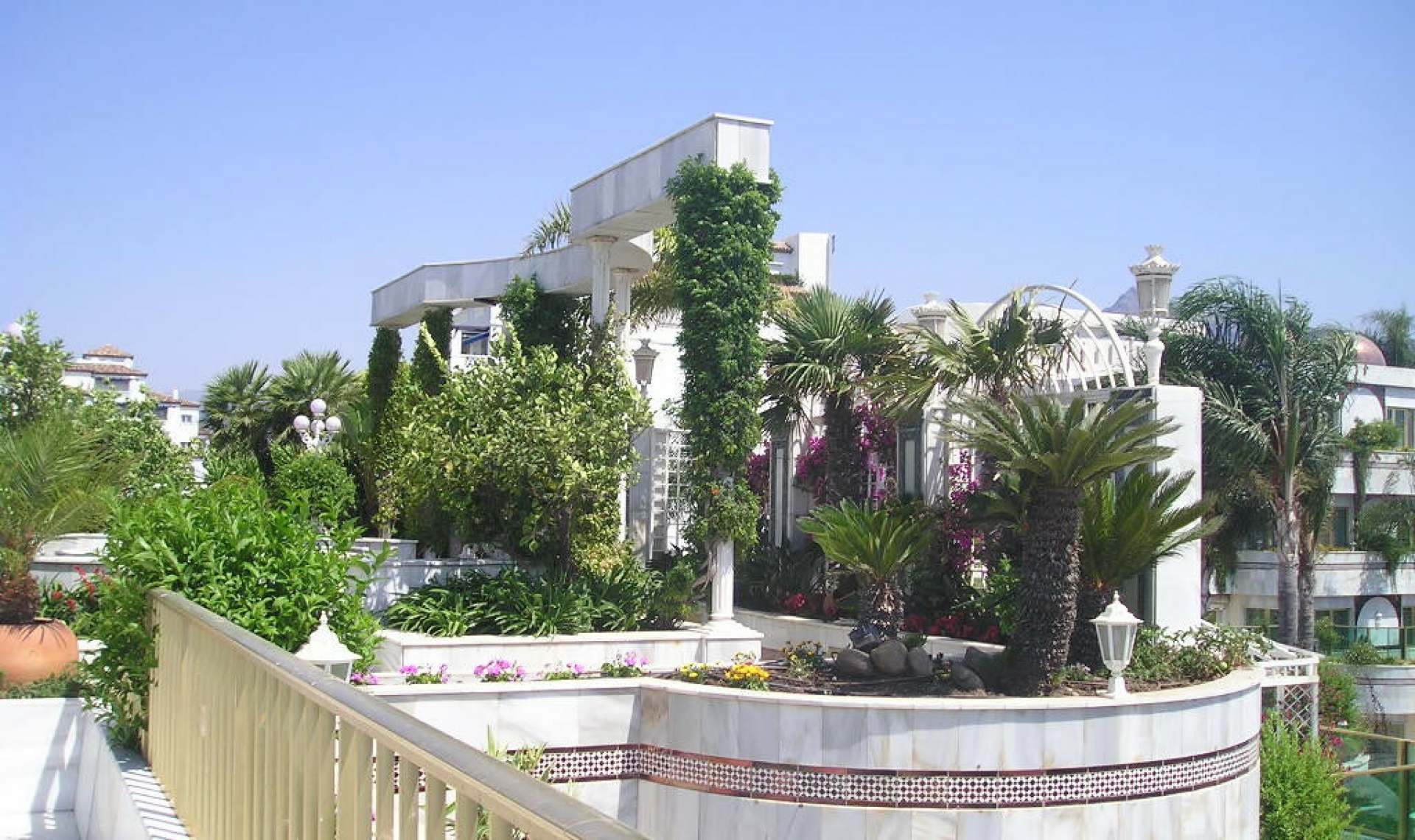 Resale - Apartment -
Puerto Banús