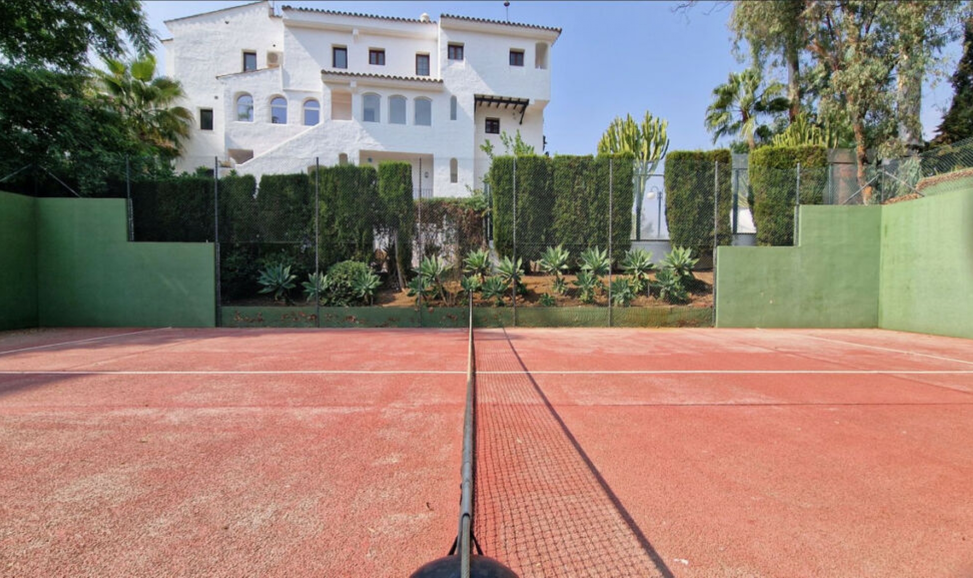 Resale - Apartment -
Puerto Banús